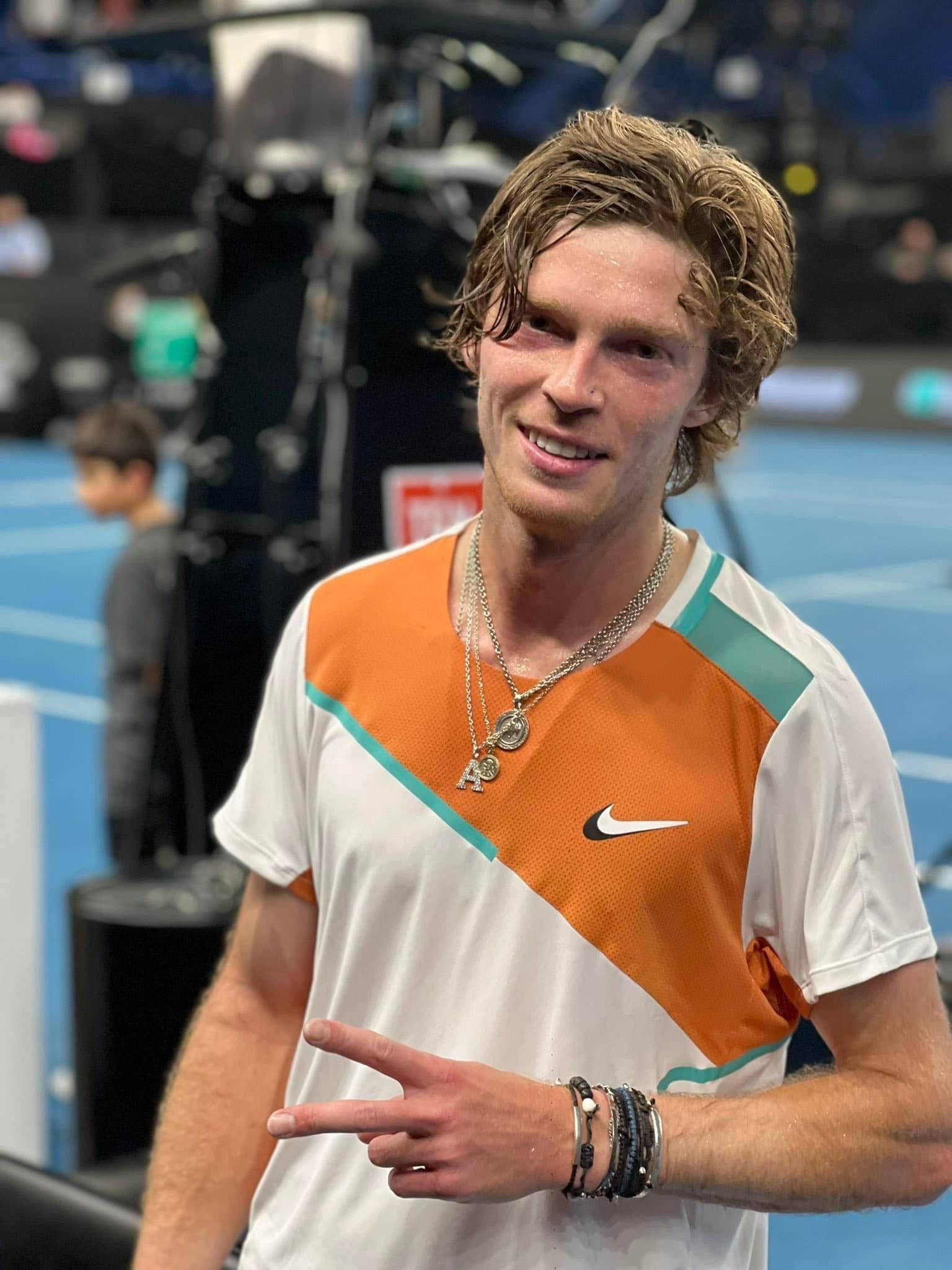 Andrey Rublev, peace sign, orange and white Nike shirt, Full HD Phone Wallpaper