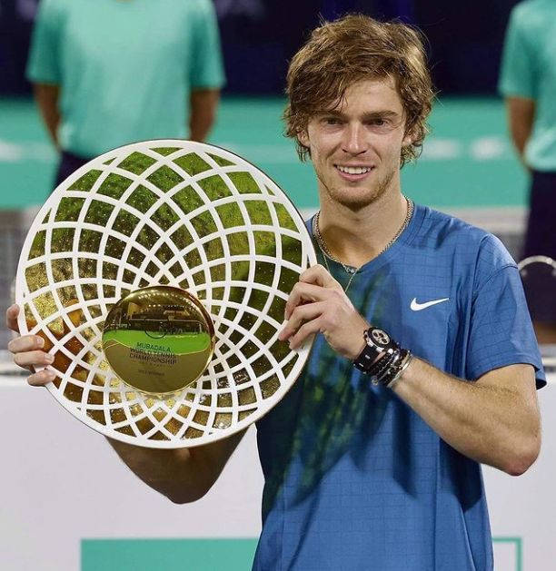 Andrey Rublev, championship trophy, golden lattice trophy, SD Phone Wallpaper