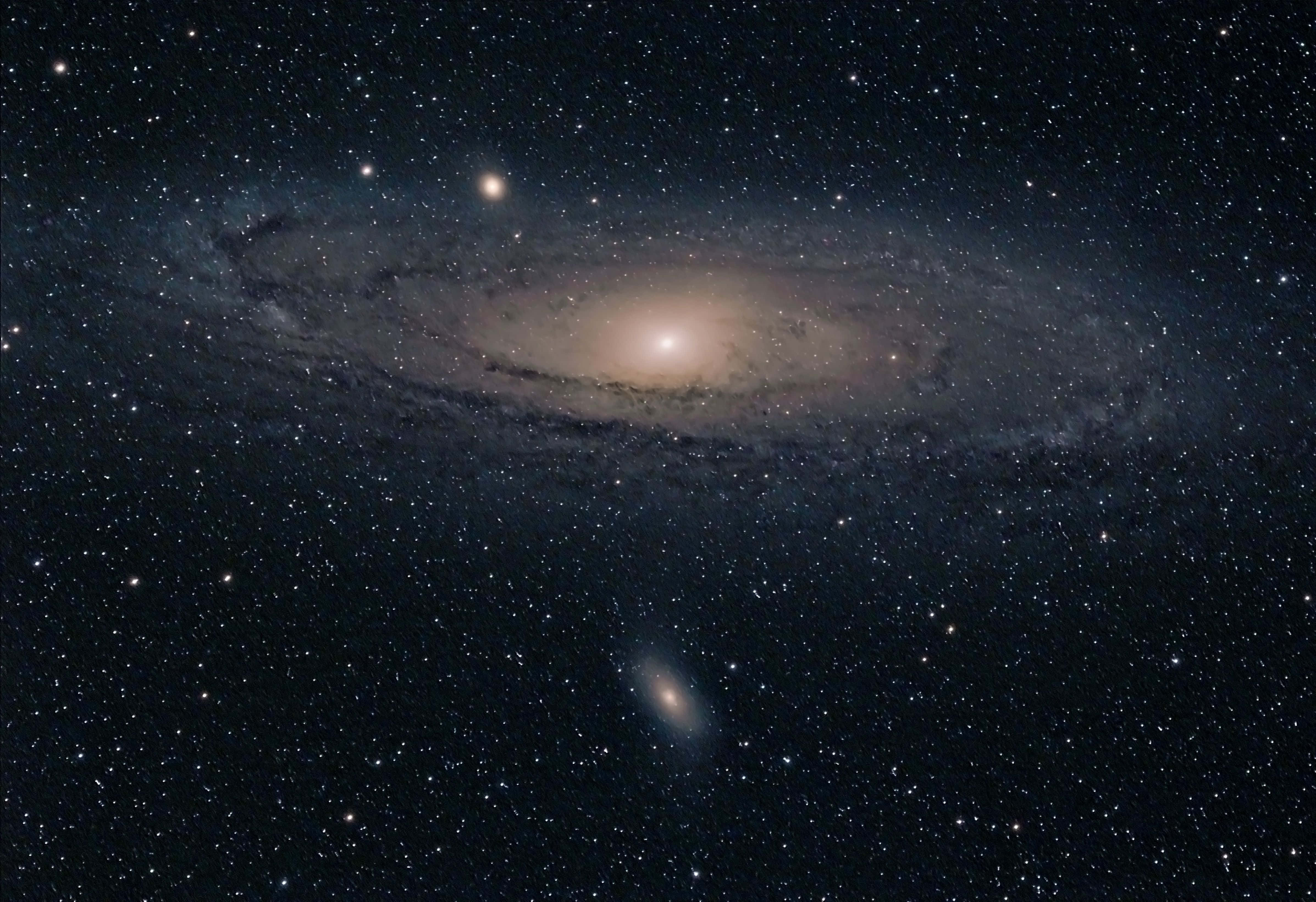 Andromeda Galaxy, spiral galaxy, glowing core, 4K Desktop Wallpaper