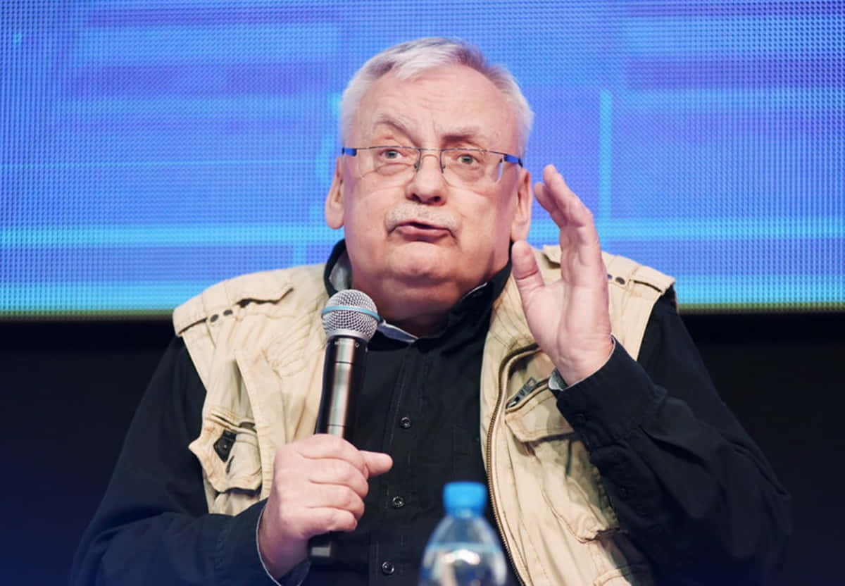 Andrzej Sapkowski, book signing event, glasses, SD Desktop Wallpaper