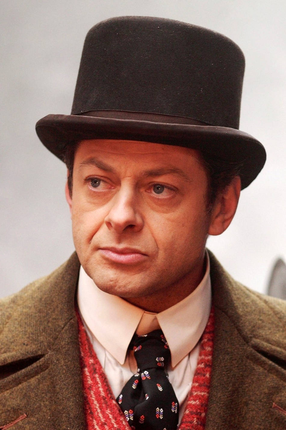 Andy Serkis, black top hat, brown coat, HD Phone Wallpaper