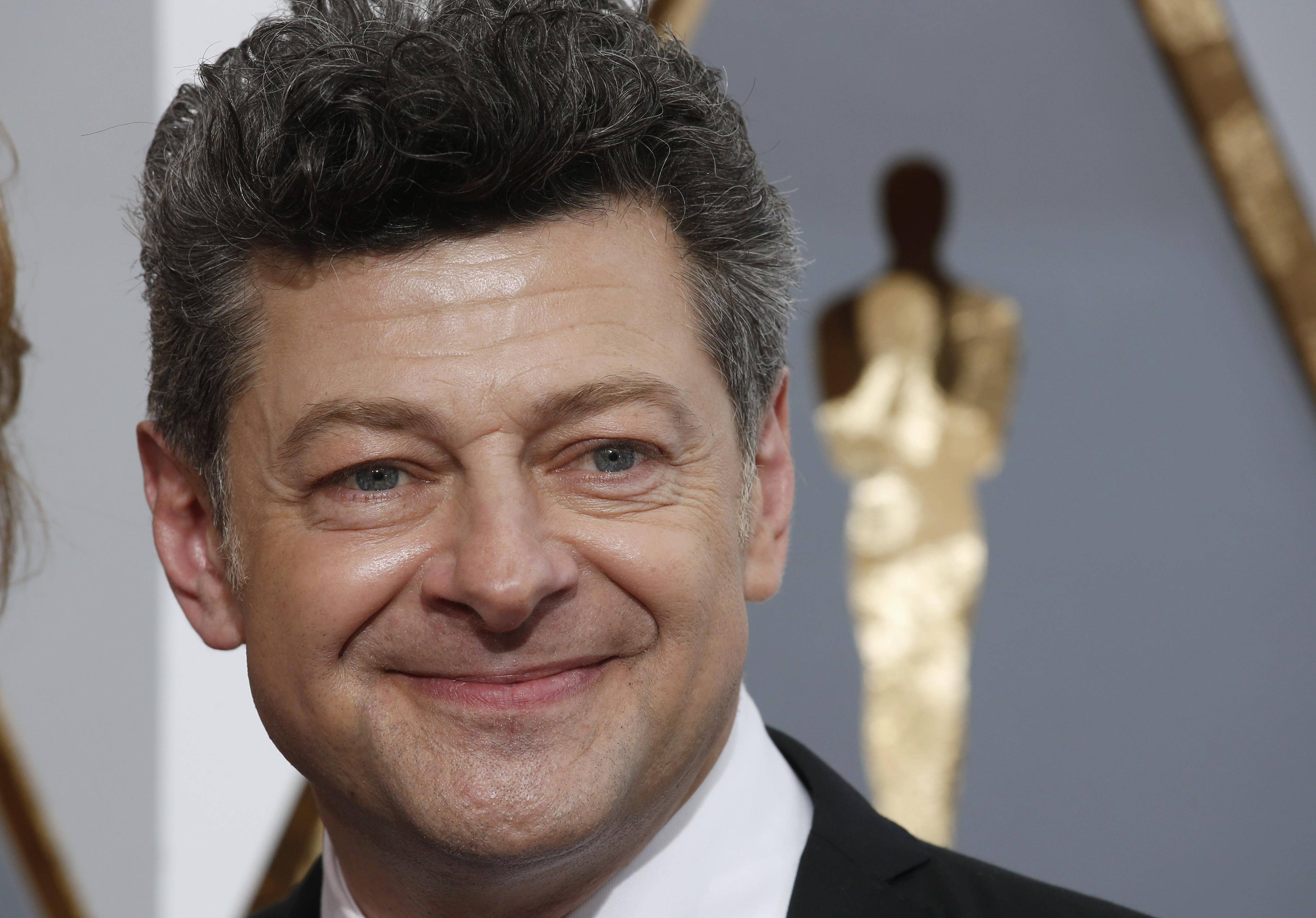 Andy Serkis, red carpet, golden Oscar statues, 4K Desktop Wallpaper