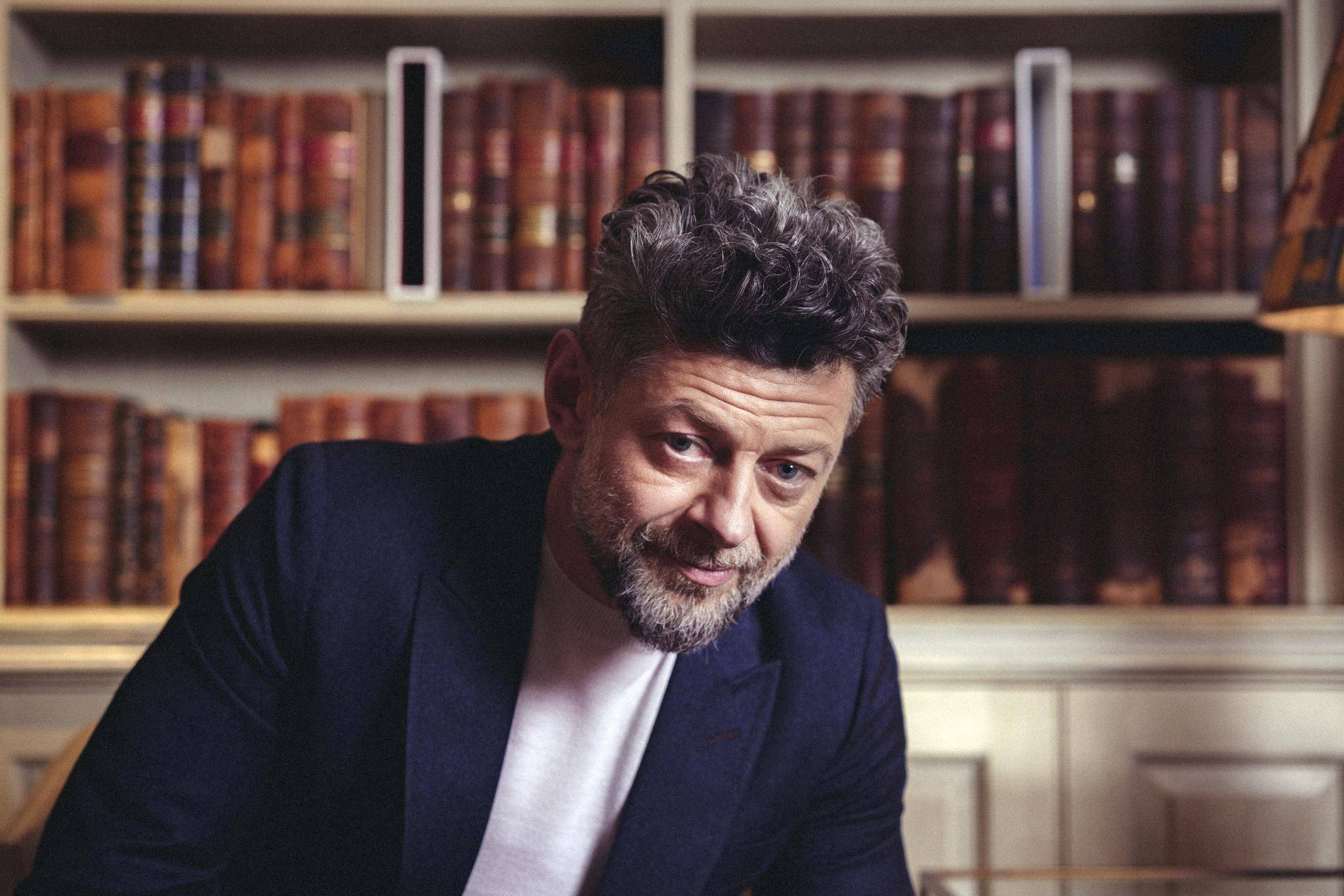 Andy Serkis, library, wooden bookshelves, Full HD Desktop Wallpaper