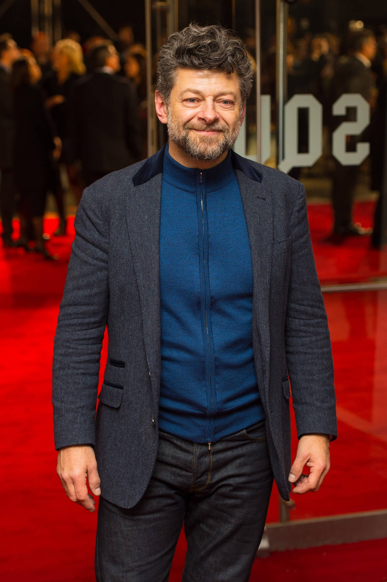 Andy Serkis, casual wear, vibrant red carpet, Full HD Phone Wallpaper