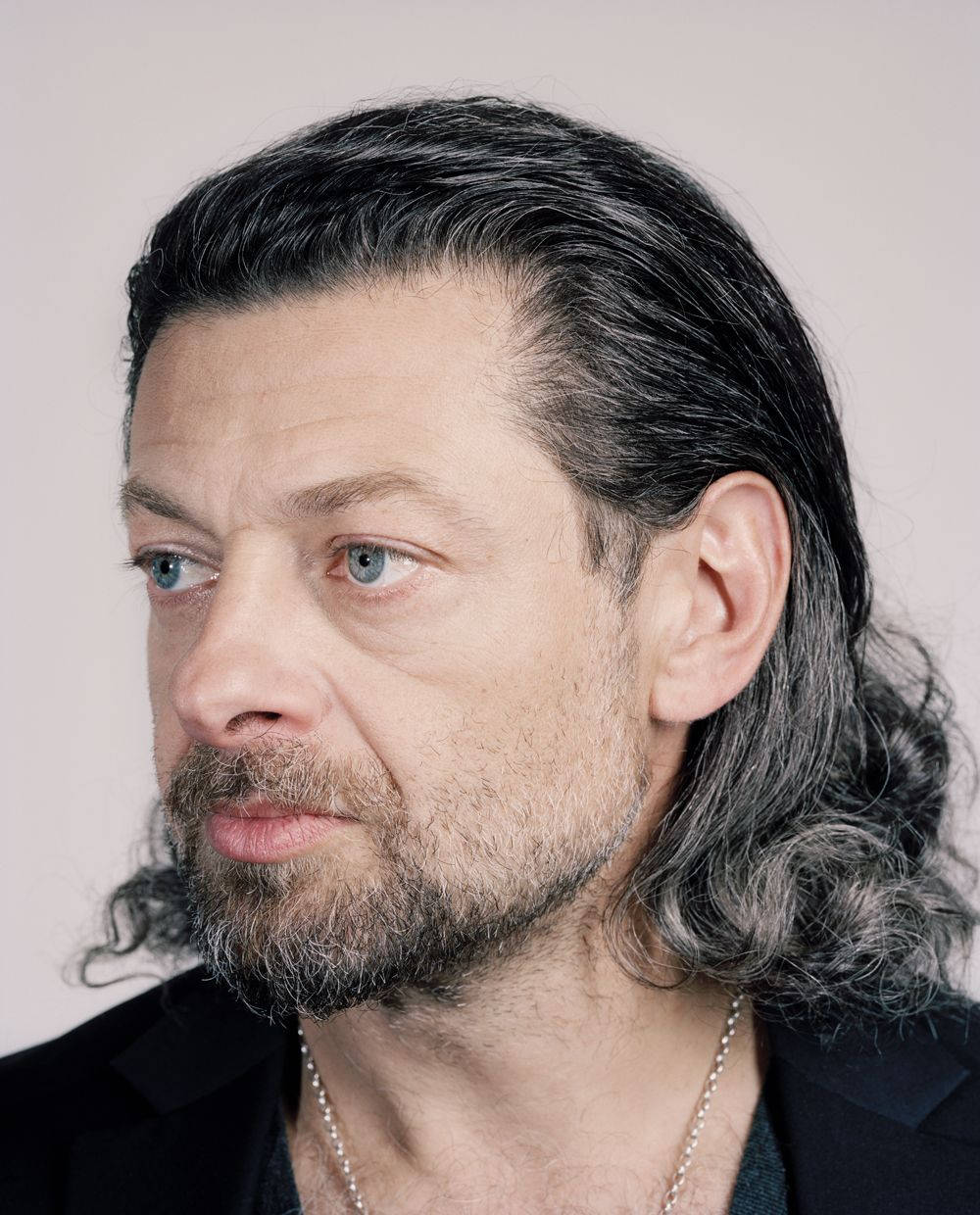 Andy Serkis, long dark hair, gray streaks, SD Phone Wallpaper