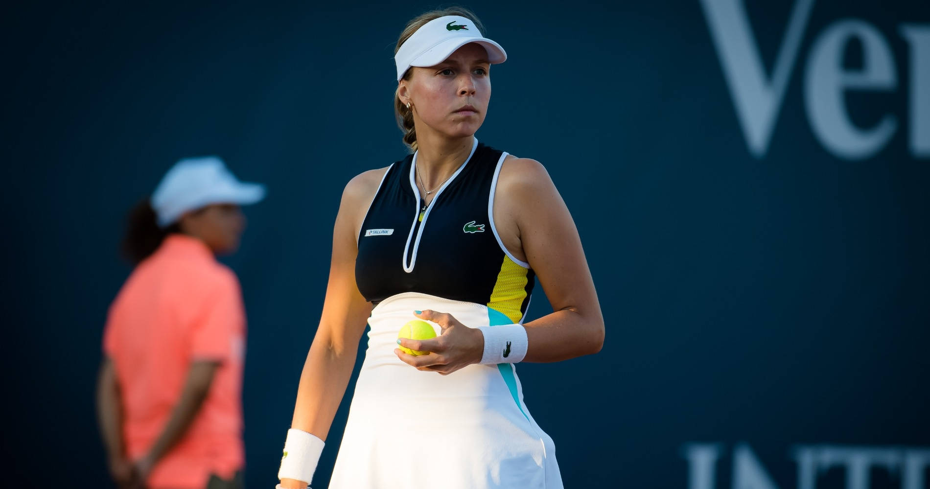 Anett Kontaveit, black and yellow outfit, yellow ball, HD Desktop Wallpaper