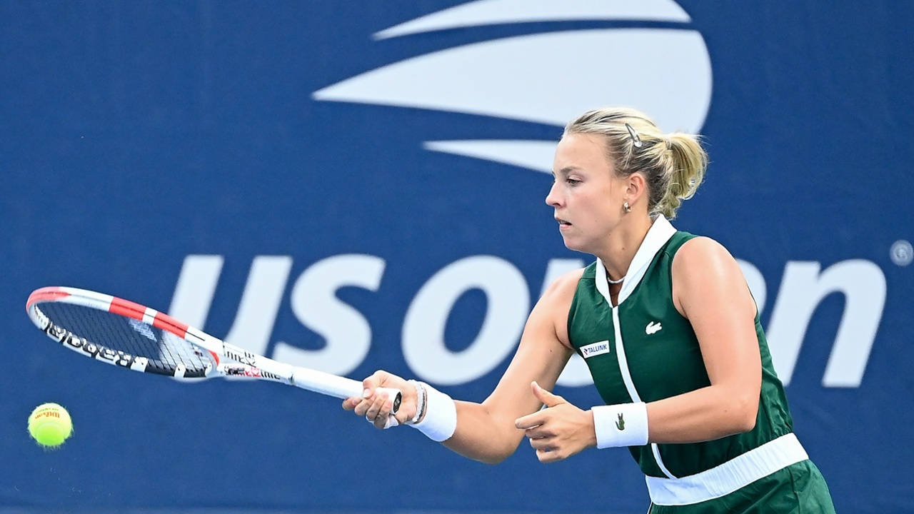 Anett Kontaveit, green outfit, yellow ball, HD Desktop Wallpaper