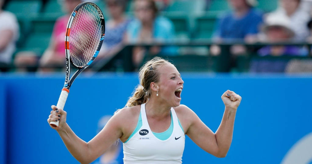 Anett Kontaveit, blue court, raised racket, SD Desktop Wallpaper