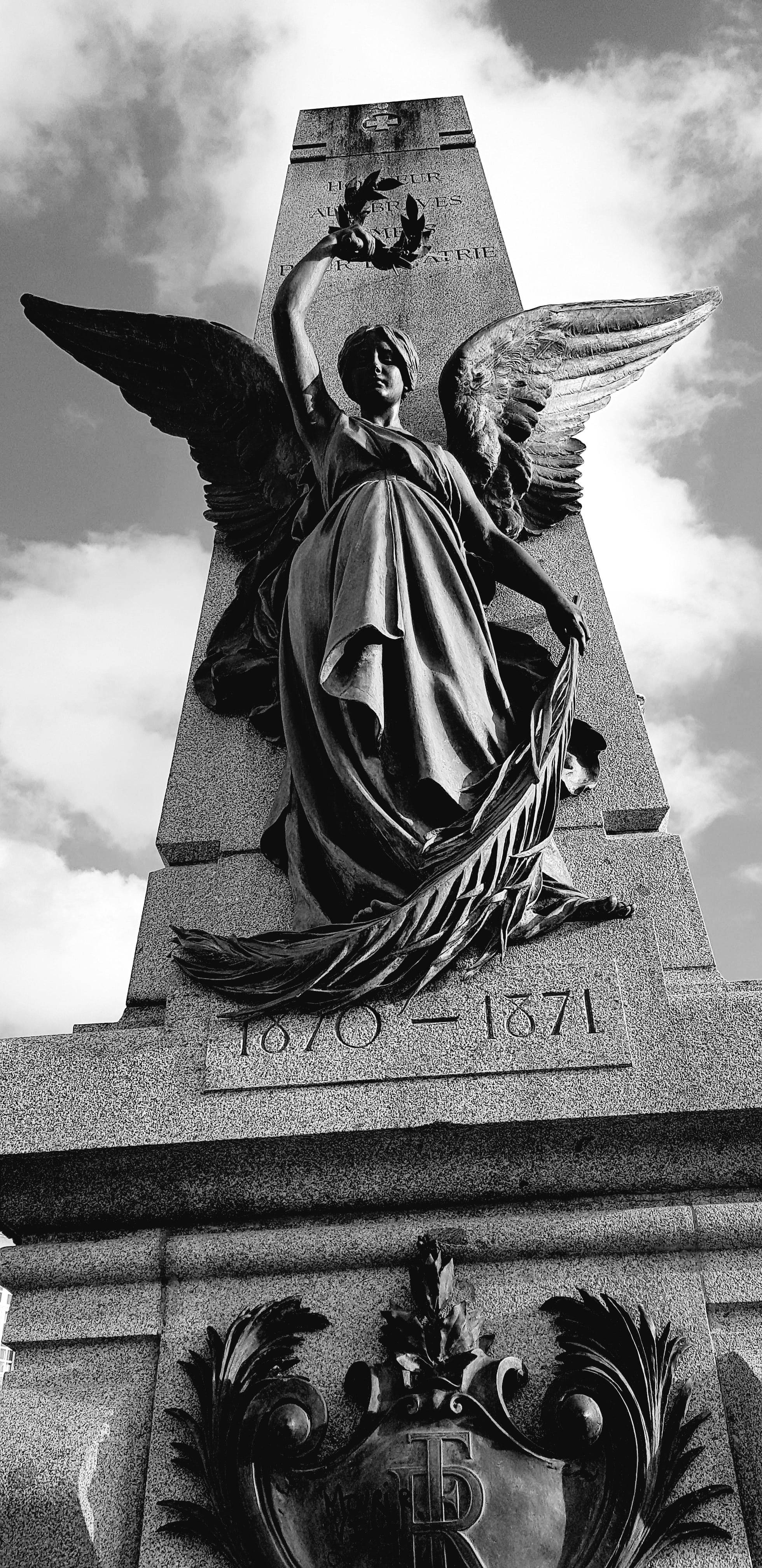 monochrome angel statue, winged angel statue, stone monument, 4K Phone Wallpaper