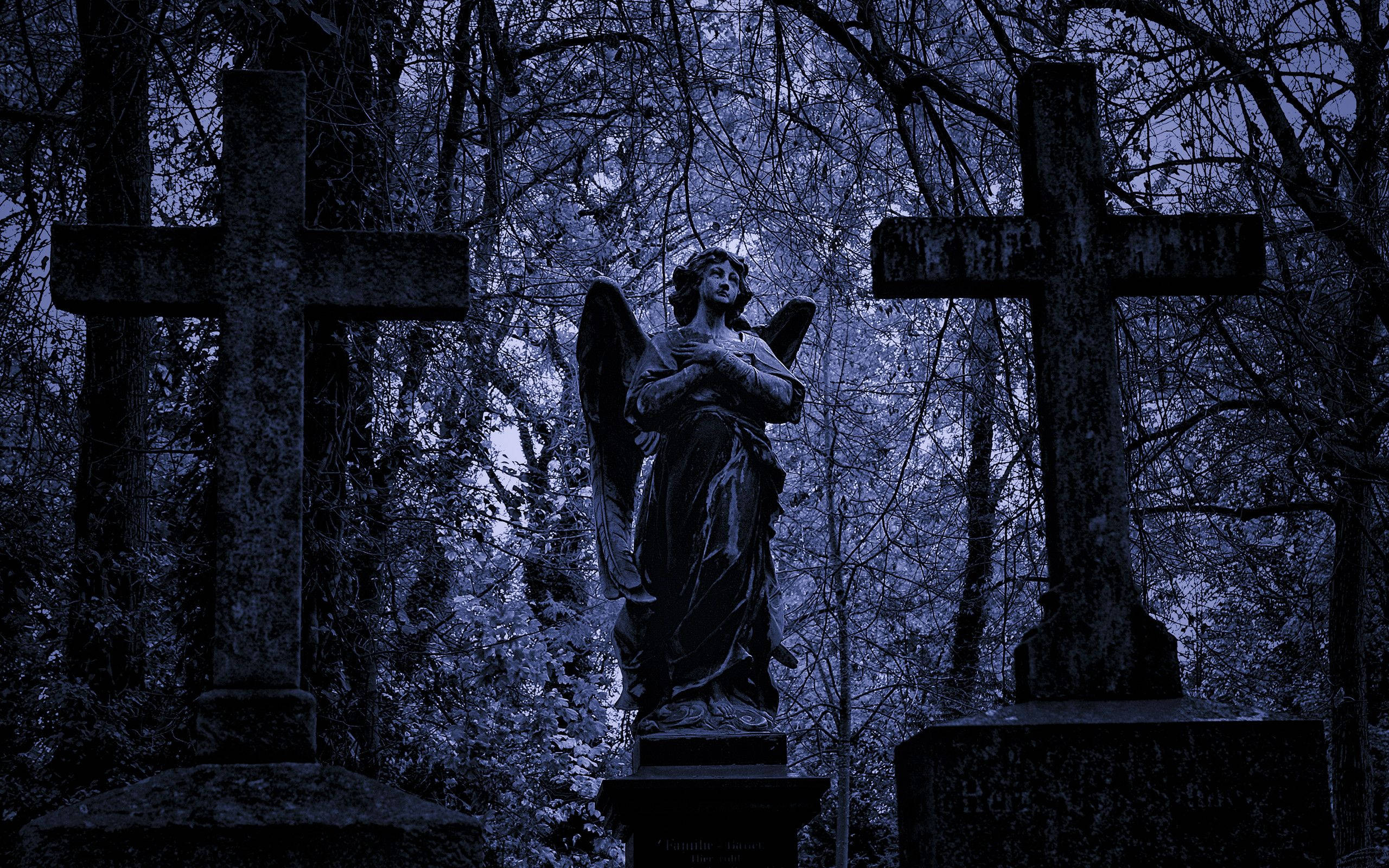 angel statue, graveyard, weathered crosses, 2K Desktop Wallpaper