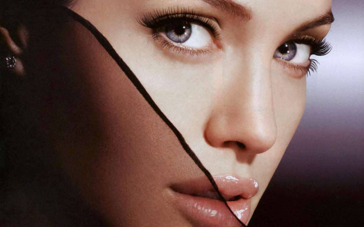 Angelina Jolie, blue eyes, glossy lips, SD Desktop Wallpaper