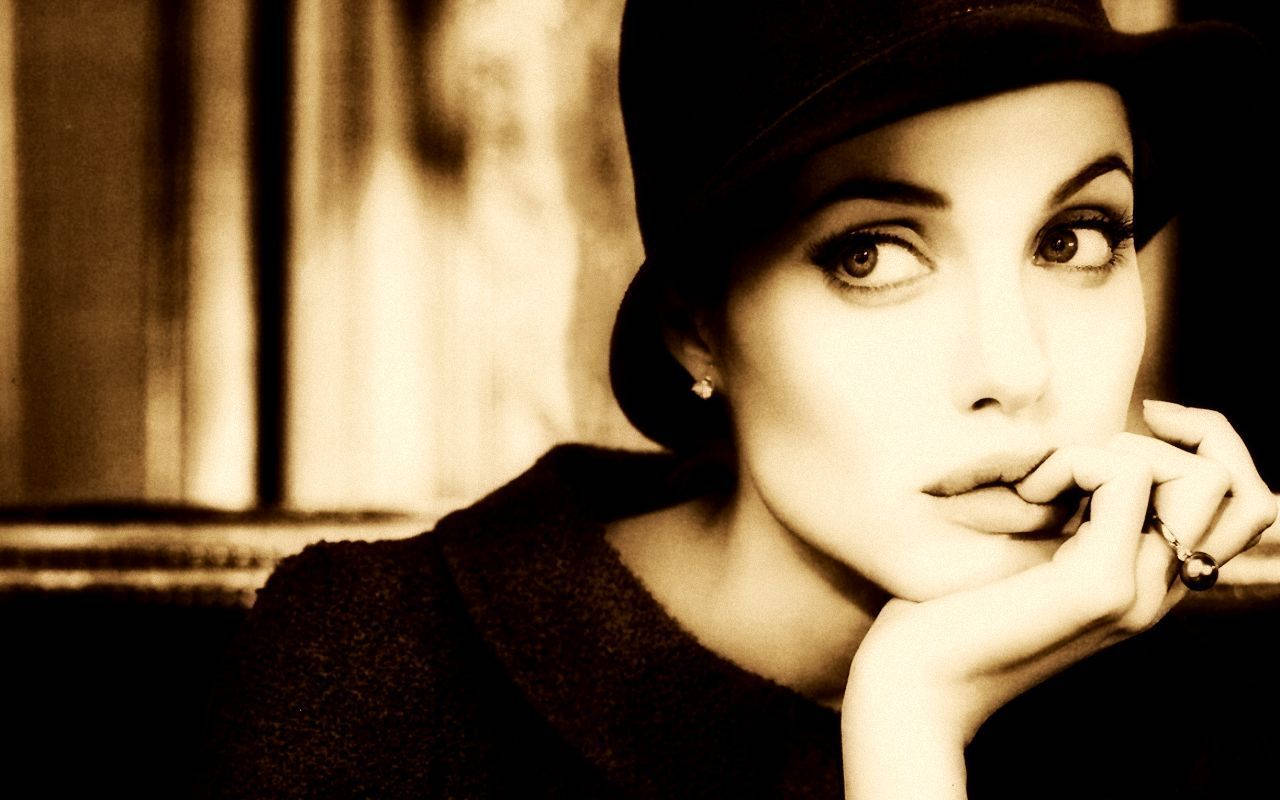 Angelina Jolie, black hat, sepia-toned background, HD Desktop Wallpaper