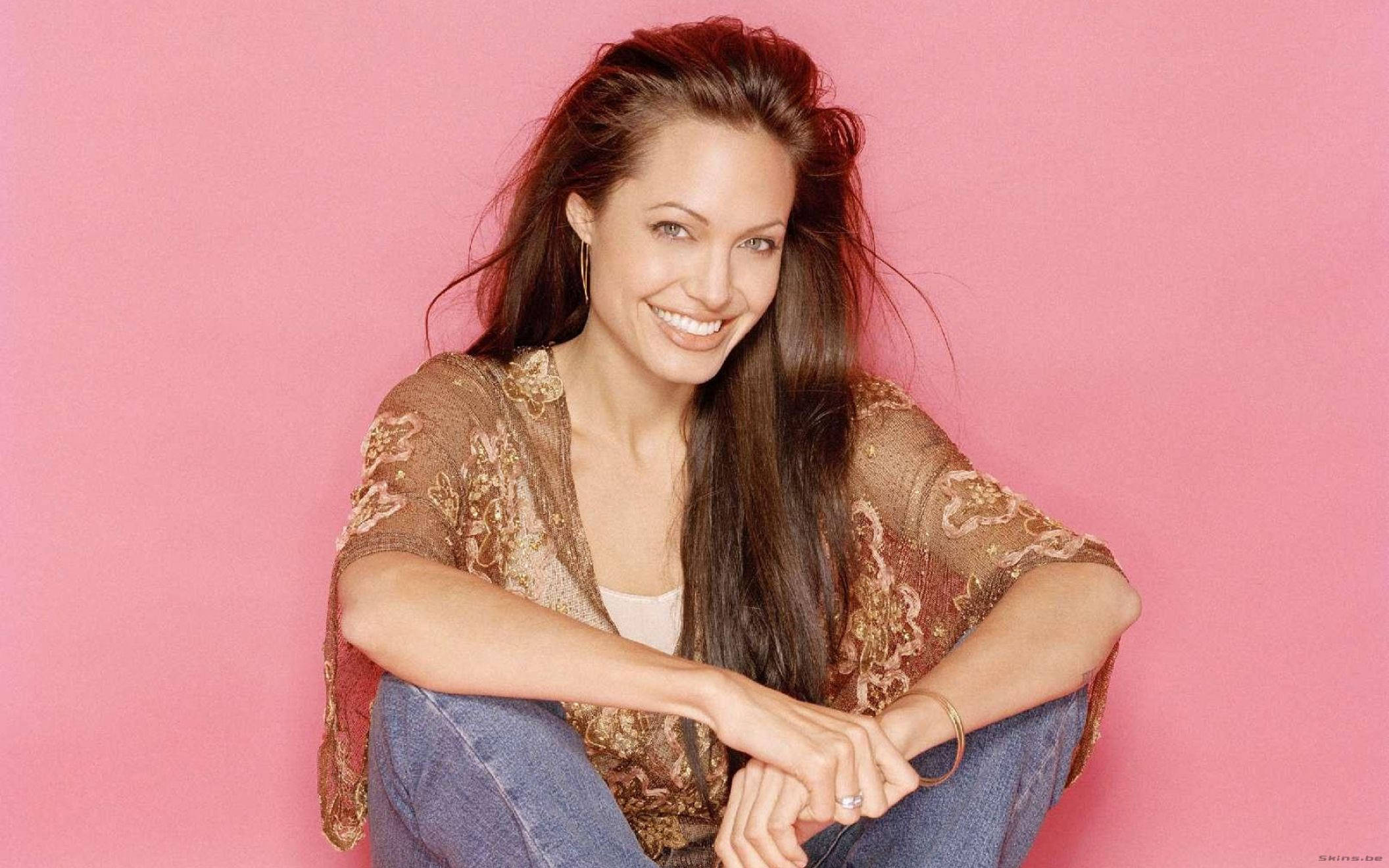 Angelina Jolie, long dark hair, solid pink background, Full HD Desktop Wallpaper