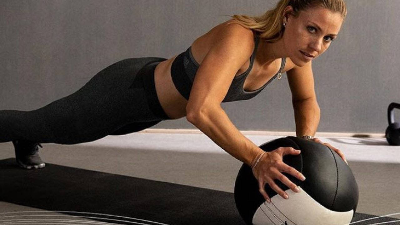 Angelique Kerber, plank position, black and white medicine ball, HD Desktop Wallpaper