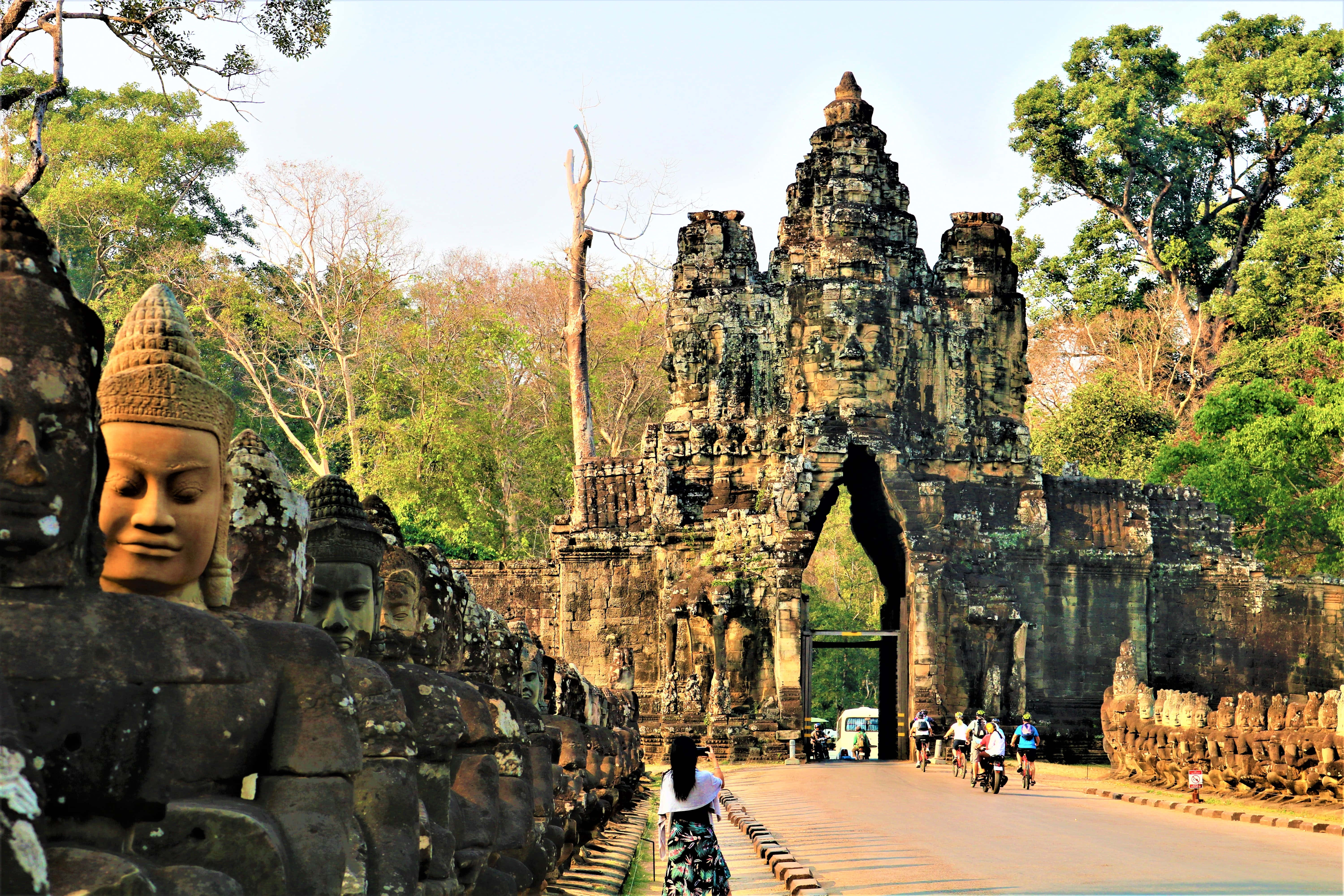 Angkor Thom, ruin arches, ancient stone temple gate, 5K Desktop Wallpaper