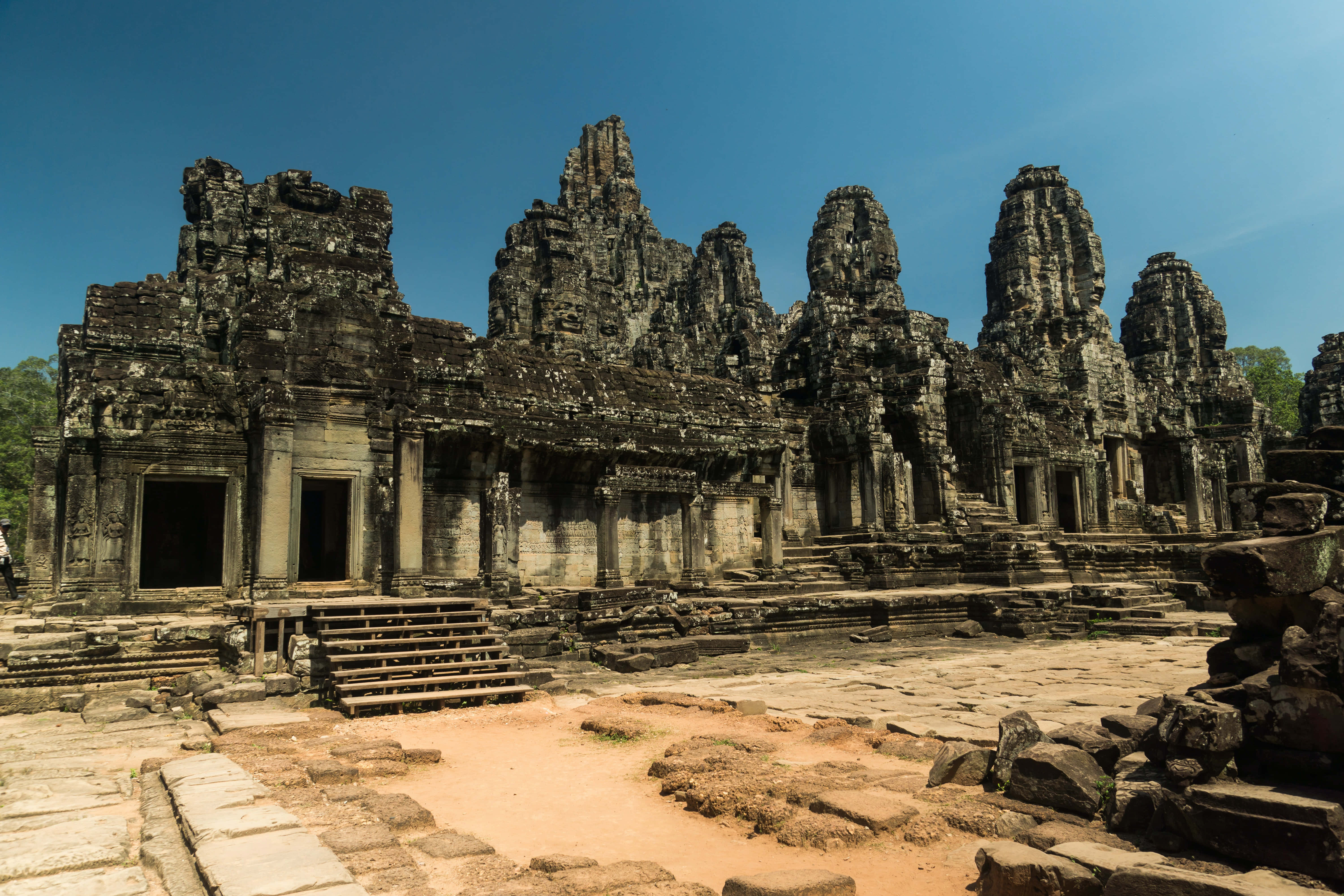 Angkor Thom, ancient stone ruins, jagged towers, 5K Desktop Wallpaper
