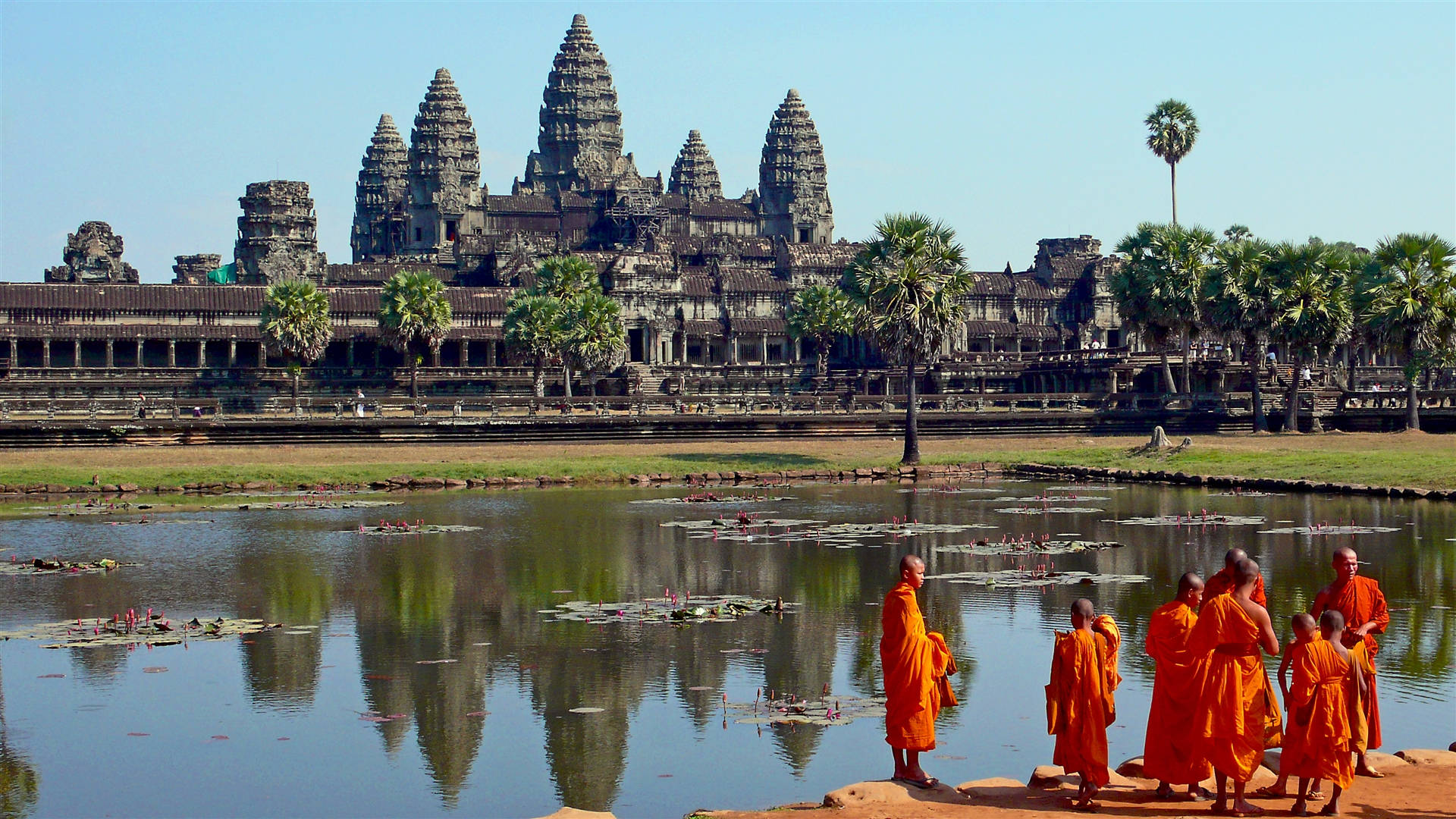 Angkor Wat, monks, vibrant orange robes, Full HD Desktop Wallpaper