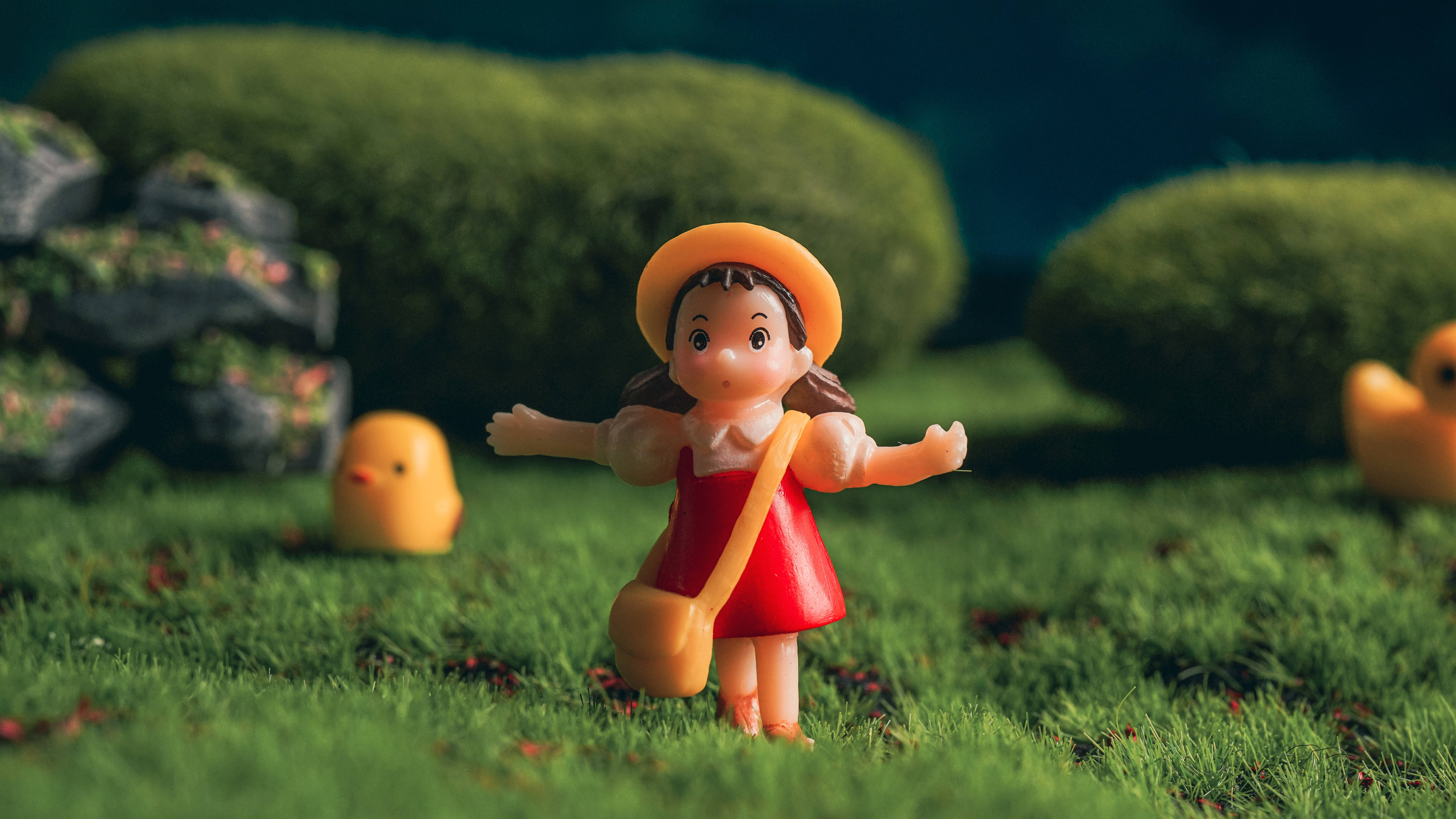 little girl, yellow hat, red dress, 5K Desktop Wallpaper