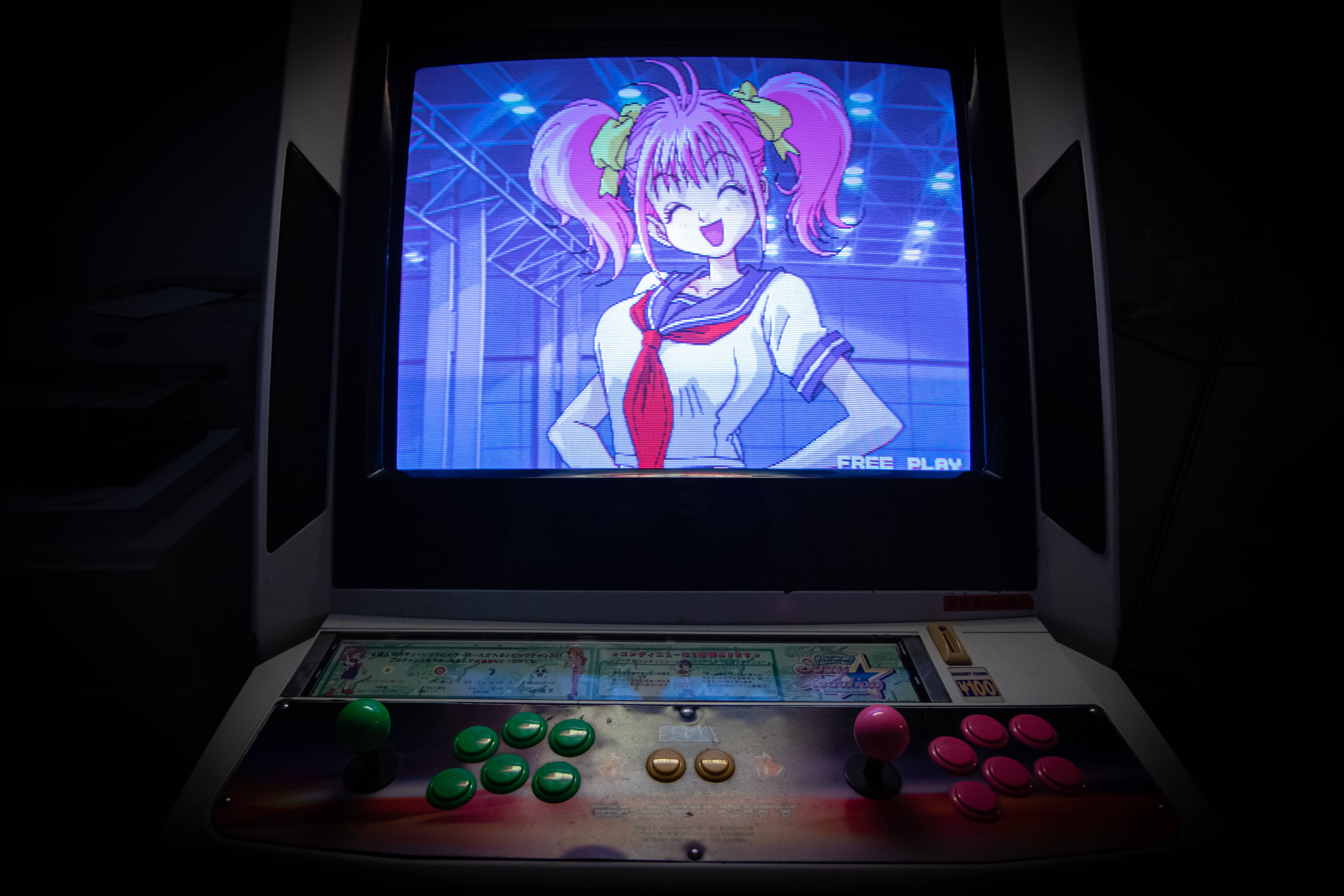 anime girl, pink pigtails, blue-lit stage background, 5K Desktop Wallpaper