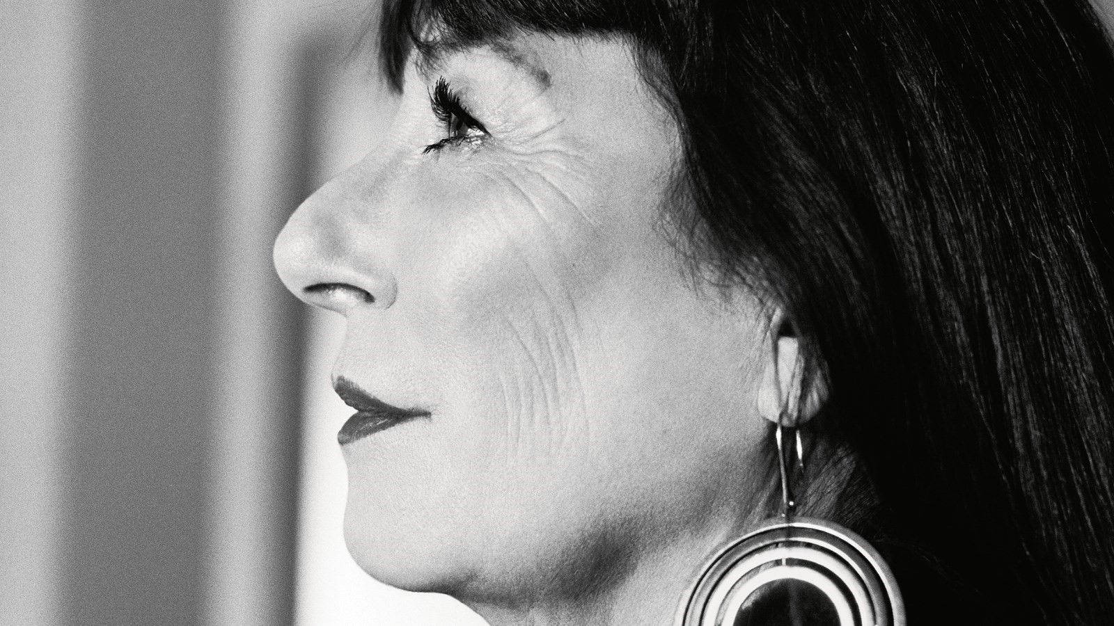 Anjelica Huston, black and white, close-up portrait, HD Desktop Wallpaper