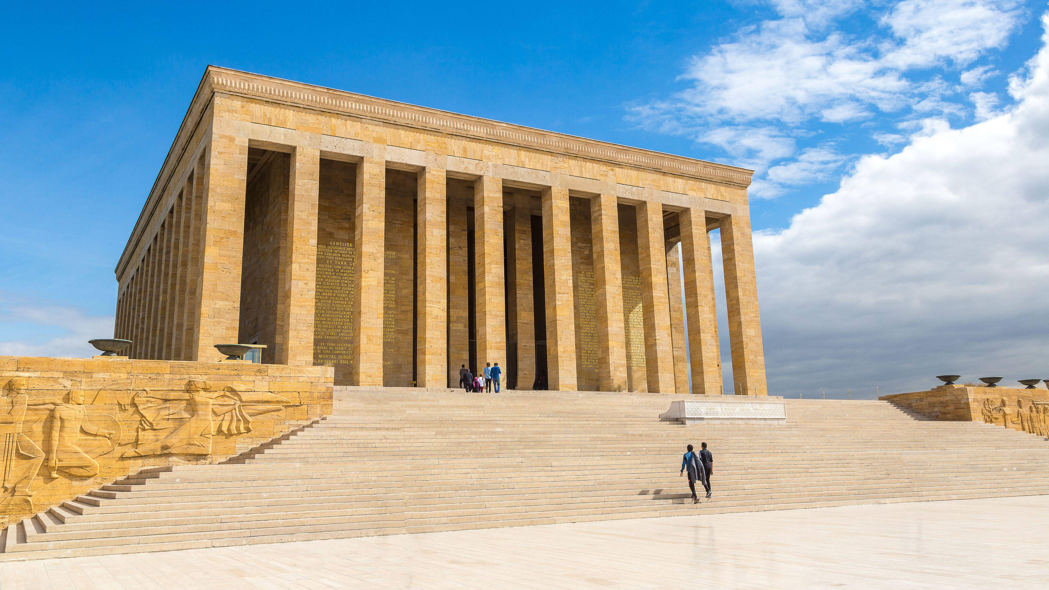 Ankara, Grand stone monument, towering columns, 4K Desktop Wallpaper