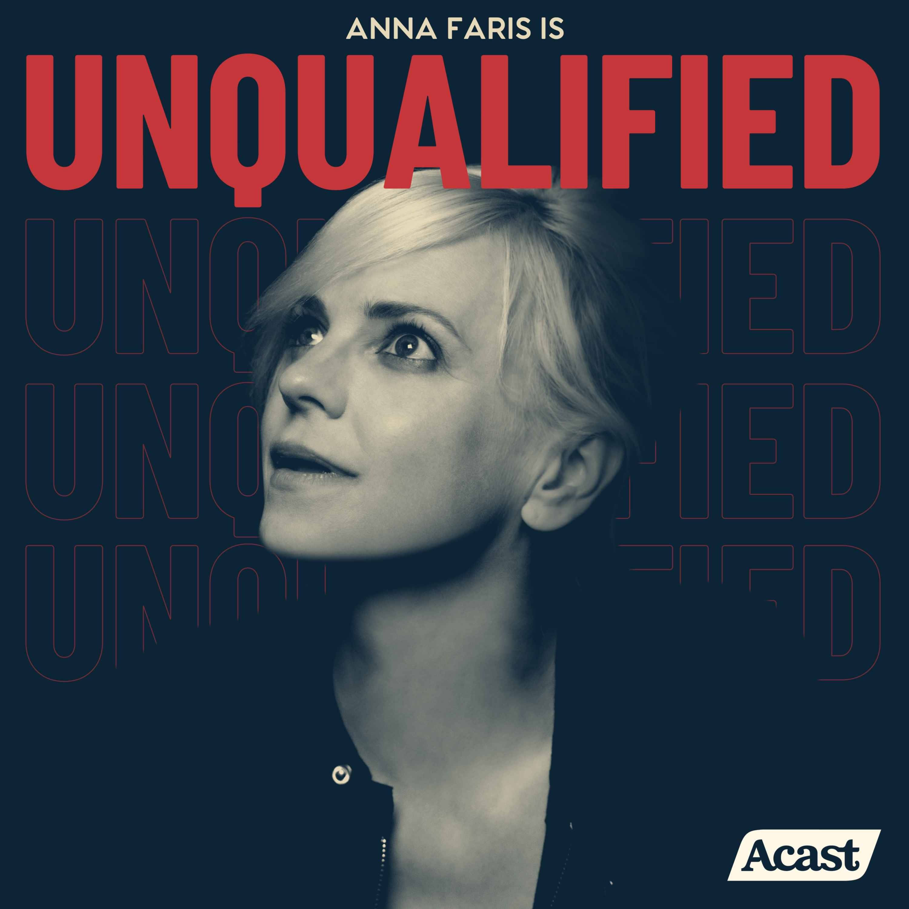 Anna Faris, Unqualified, dark blue background, 2K Desktop Wallpaper