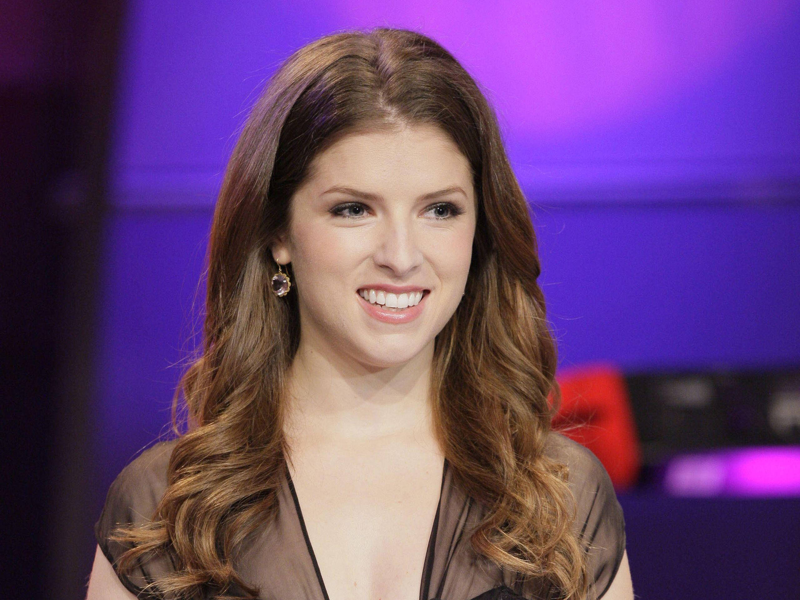 Anna Kendrick, Hollywood Actress, vibrant purple studio backdrop, 2K Desktop Wallpaper
