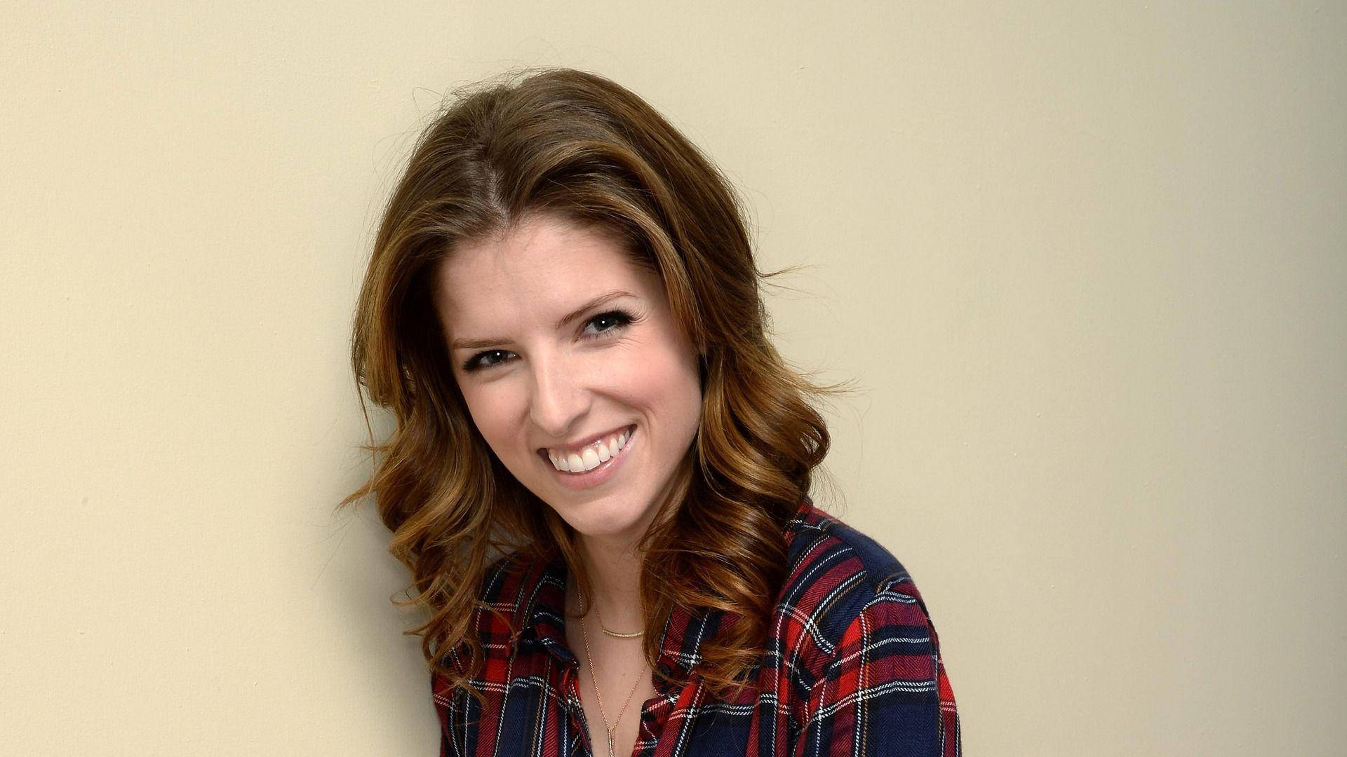 Anna Kendrick, red and blue plaid shirt, wavy brown hair, Full HD Desktop Wallpaper