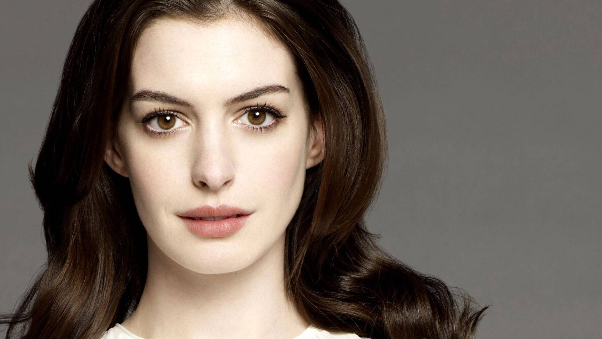 Anne Hathaway, long brown hair, warm brown eyes, Full HD Desktop Wallpaper
