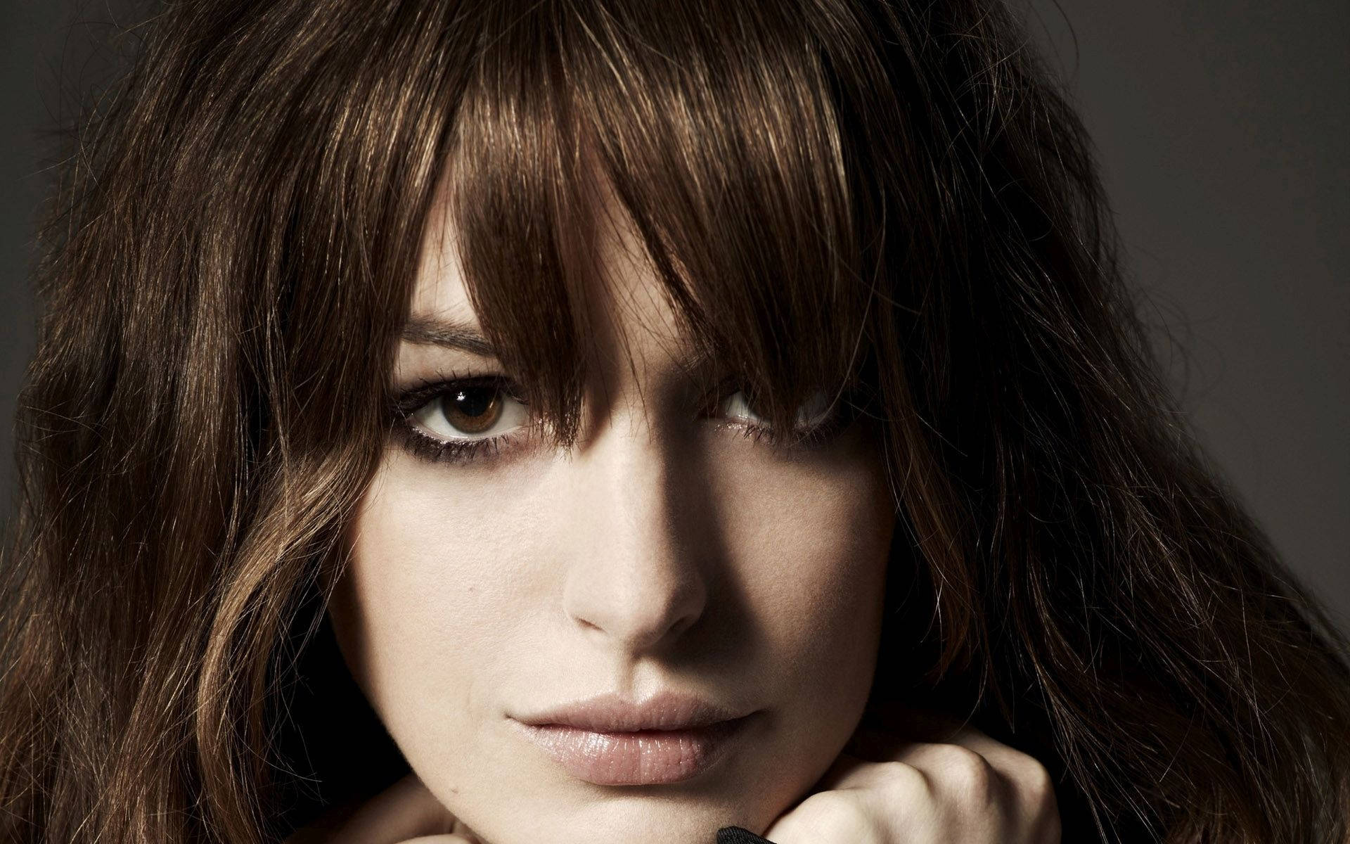 Anne Hathaway, dark hair, intense gaze, Full HD Desktop Wallpaper