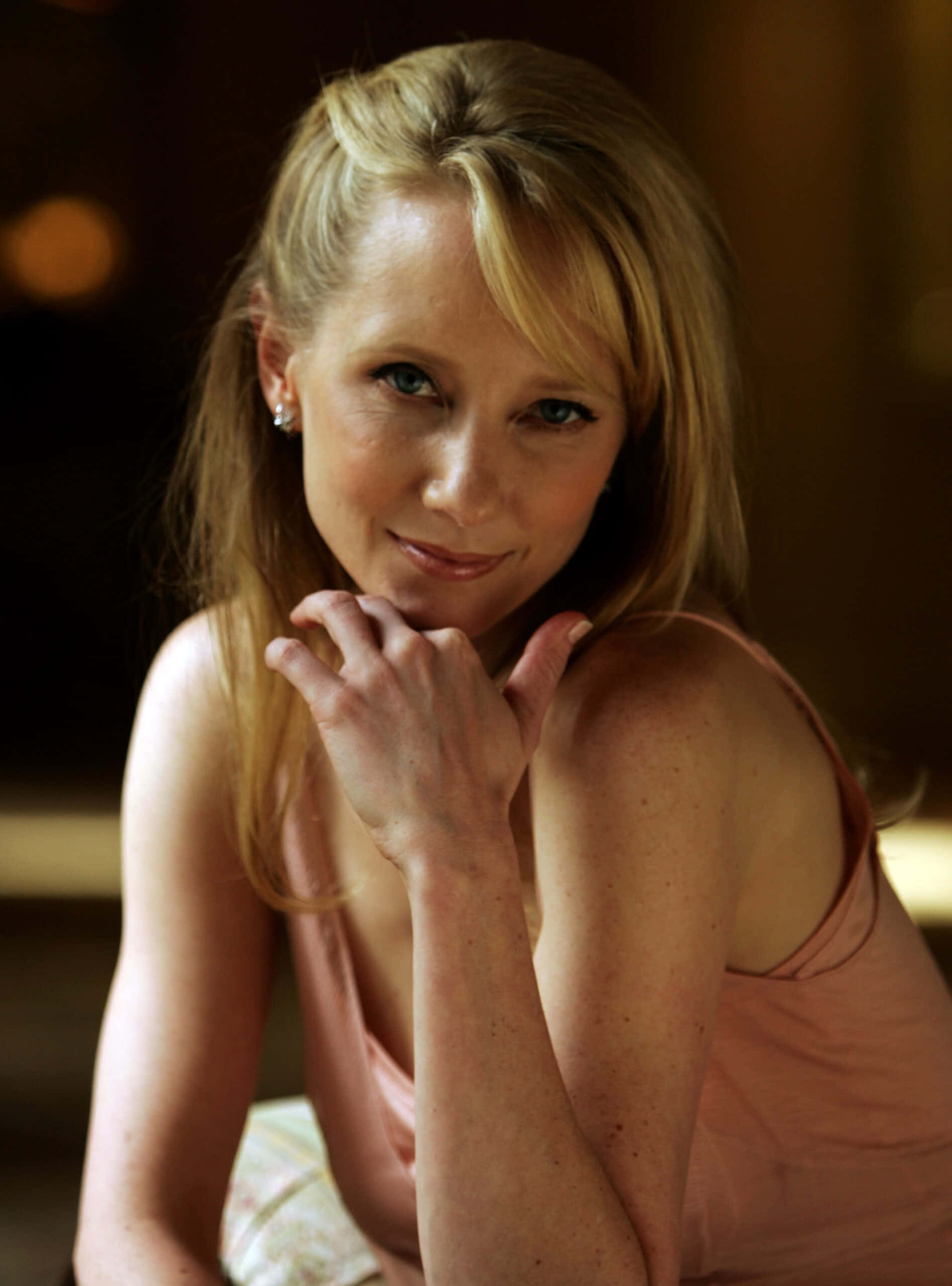 Anne Heche, blonde hair, blue eyes, 2K Phone Wallpaper