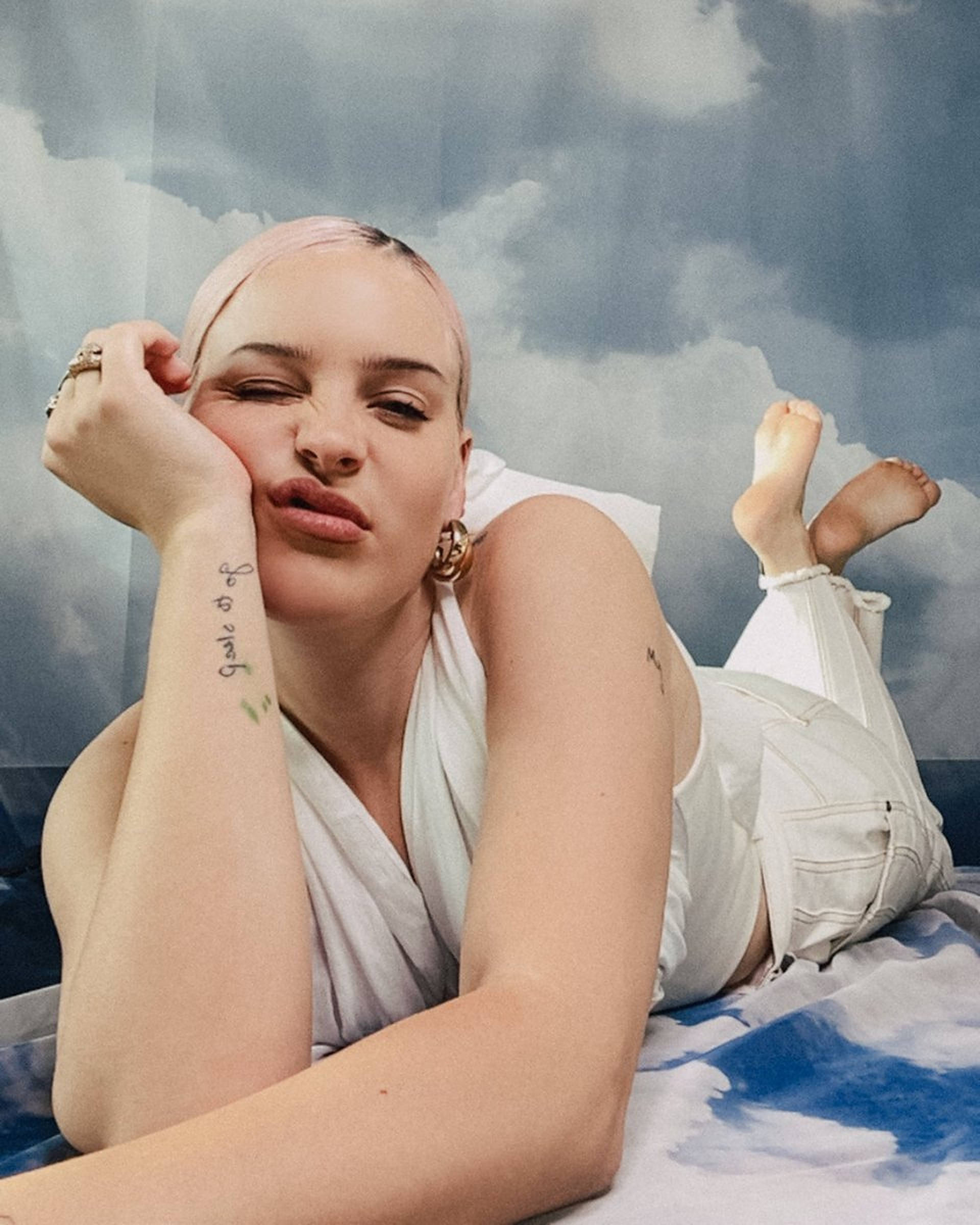 Anne Marie, pink hair, cloud-patterned bed, Full HD Phone Wallpaper