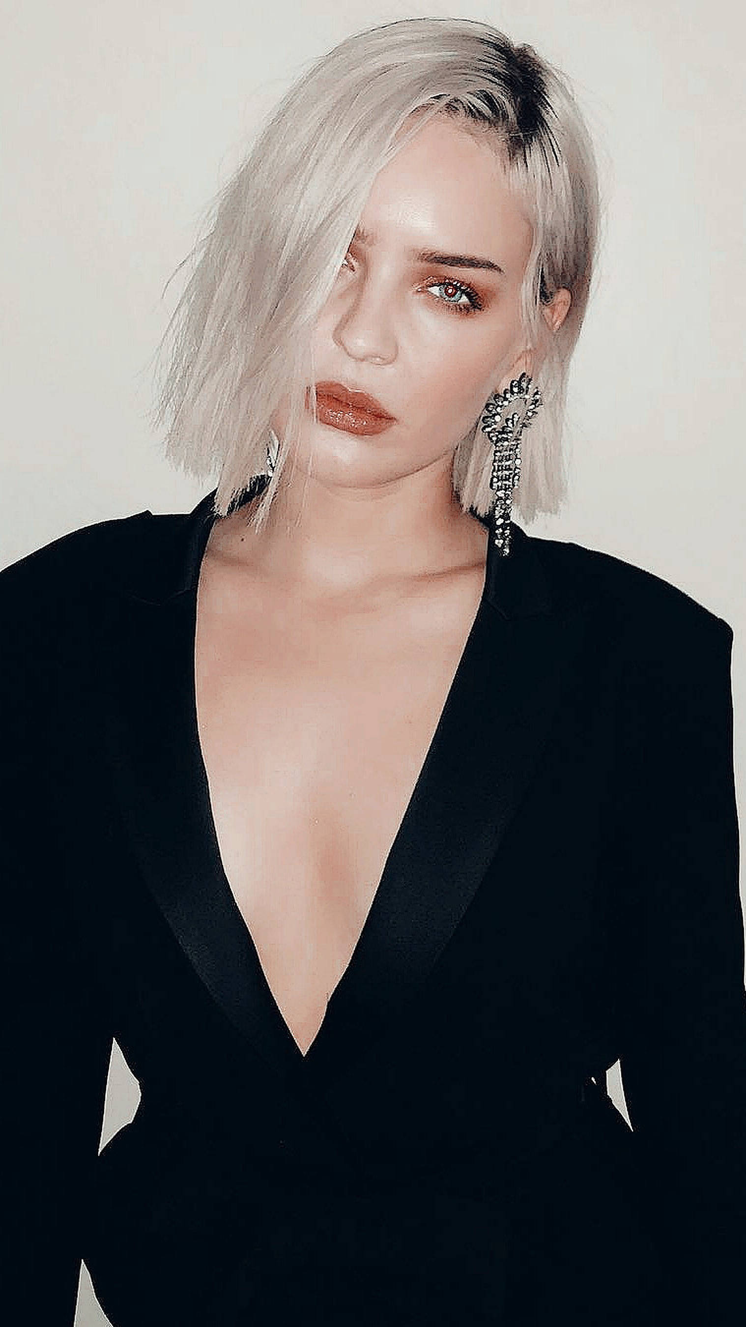 Anne Marie, platinum blonde bob, black blazer, 2K Phone Wallpaper