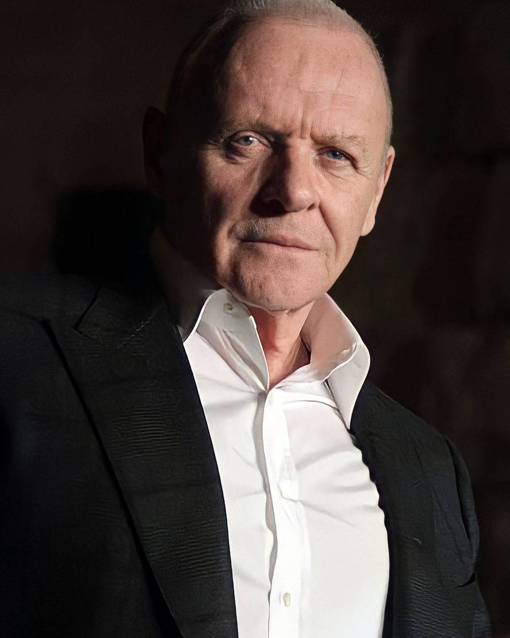 Anthony Hopkins, black suit, white shirt, SD Phone Wallpaper