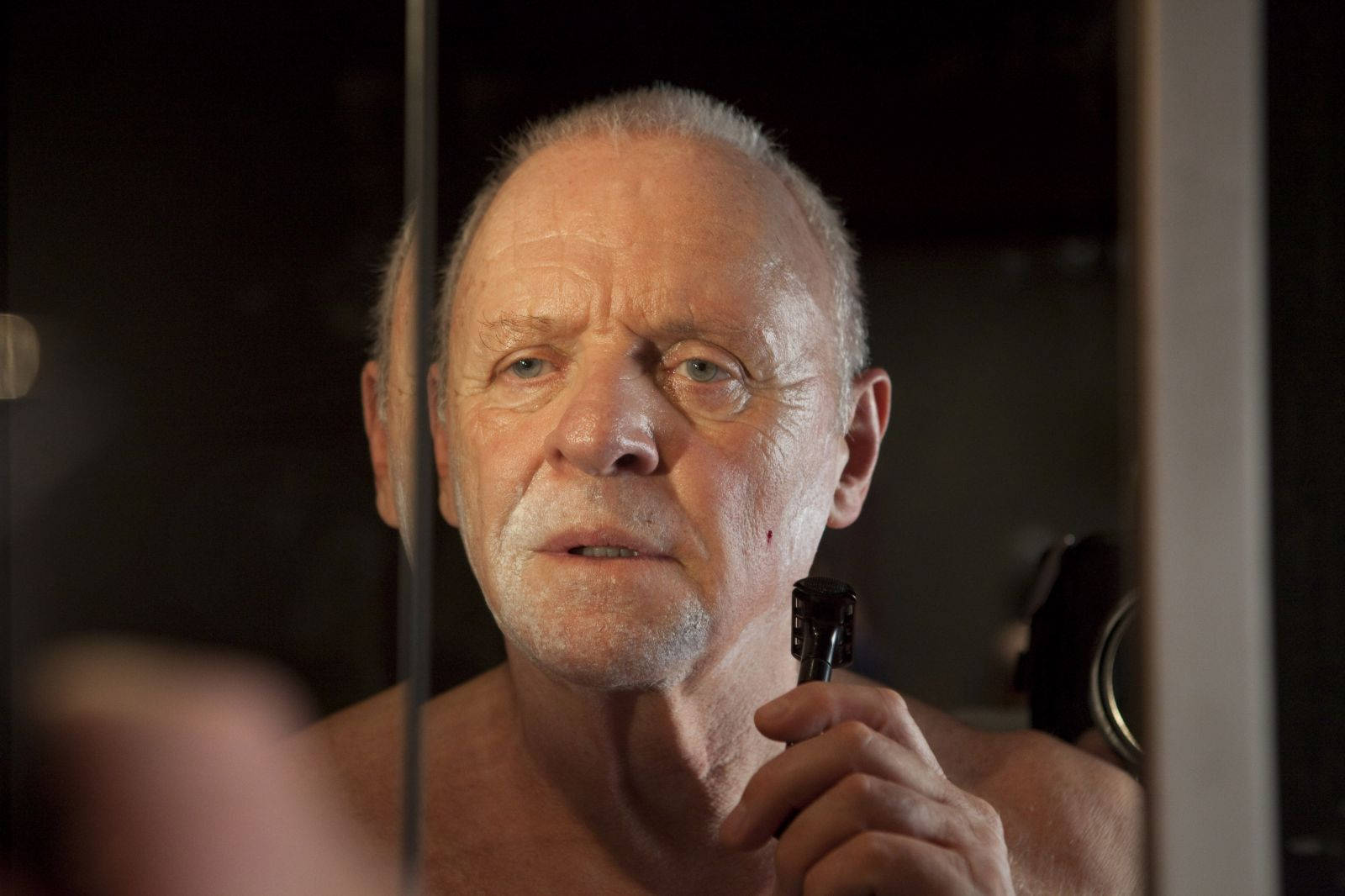 Anthony Hopkins, shaving, dimly lit bathroom, HD Desktop Wallpaper