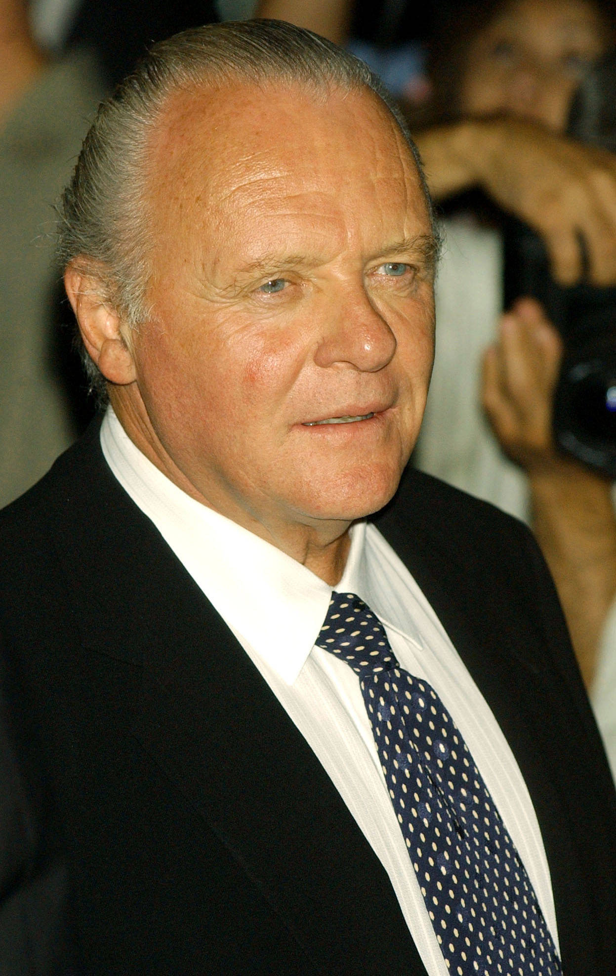 Anthony Hopkins, black suit, polka dot tie, Full HD Phone Wallpaper