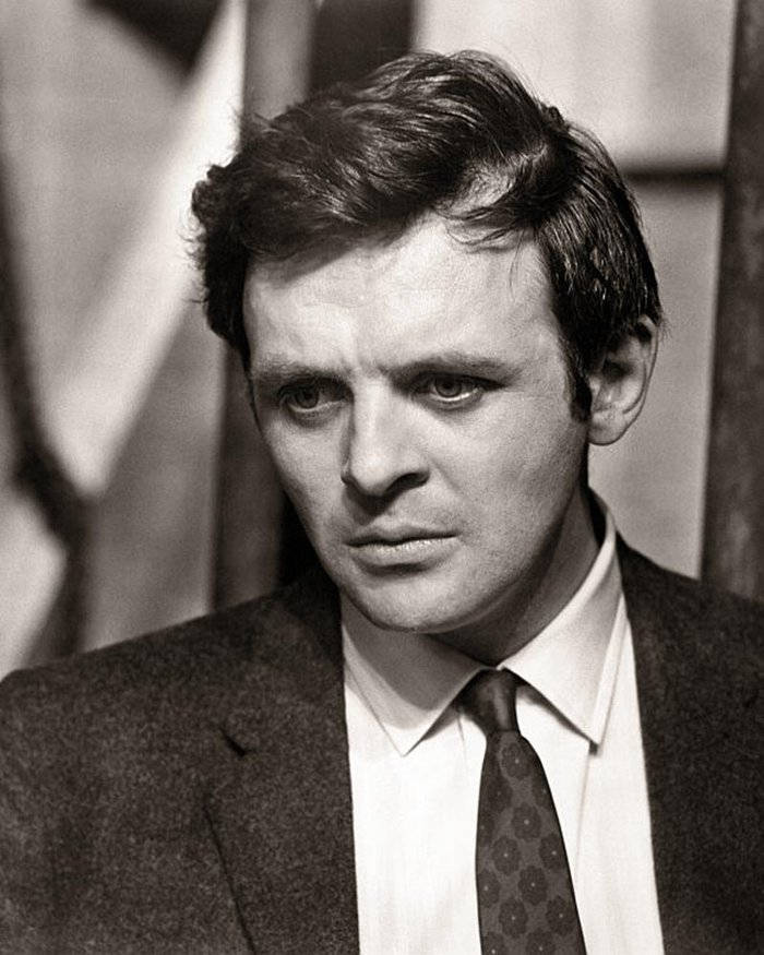 Anthony Hopkins, black and white portrait, suit and tie, SD Phone Wallpaper