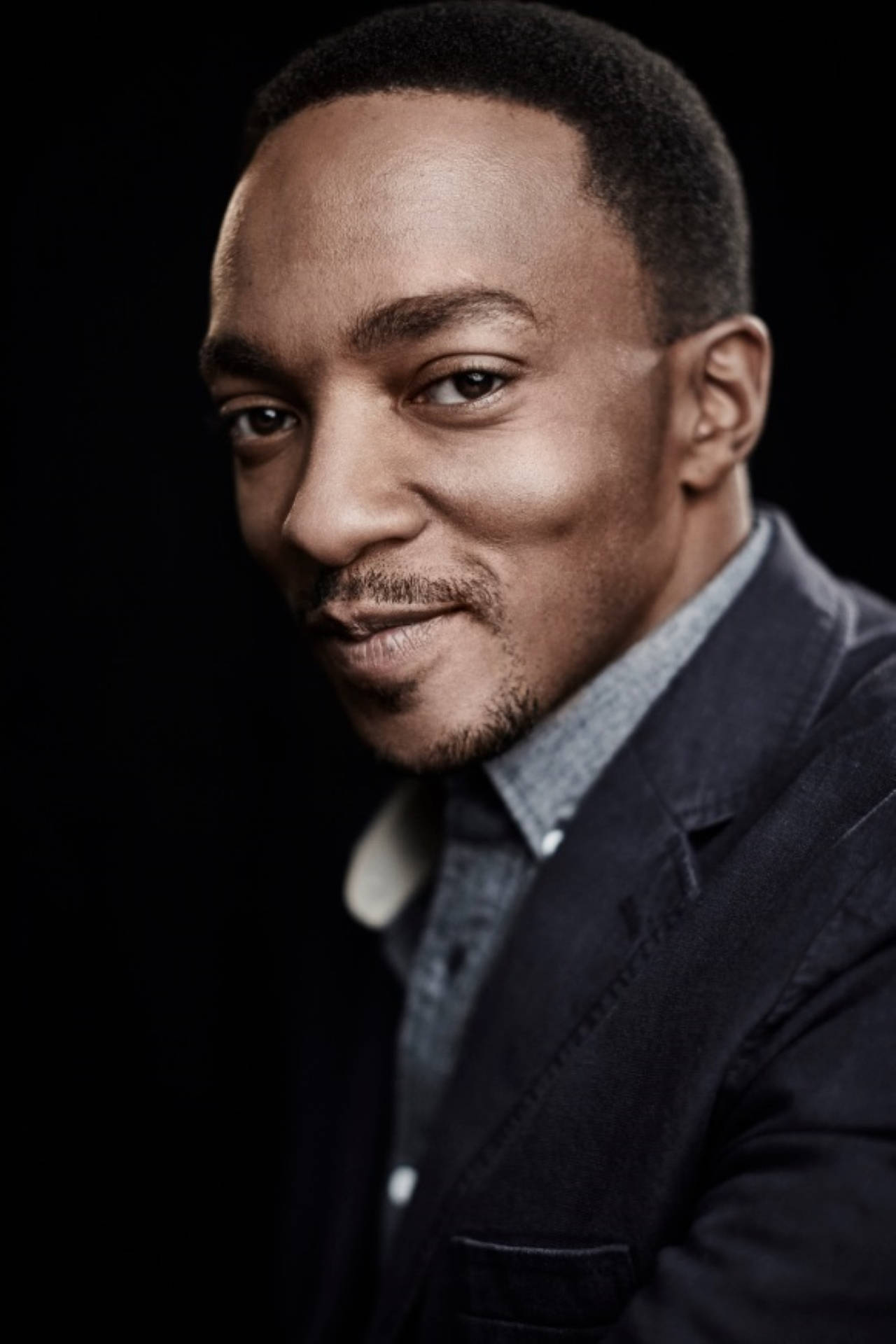 Anthony Mackie, shy smile, dark suit, Full HD Phone Wallpaper