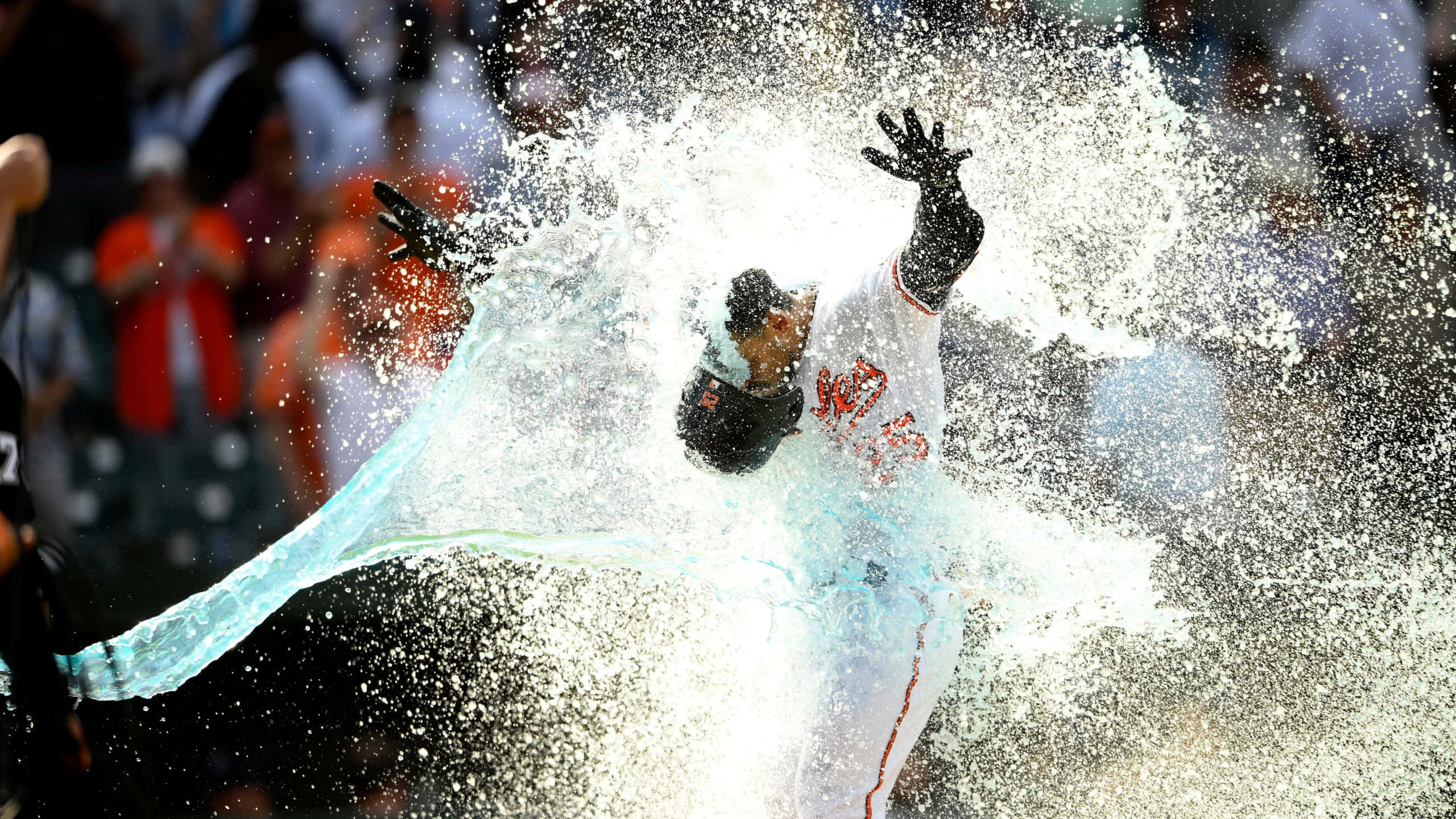 Anthony Santander, batter with power and grace, splash of water, 2K Desktop Wallpaper