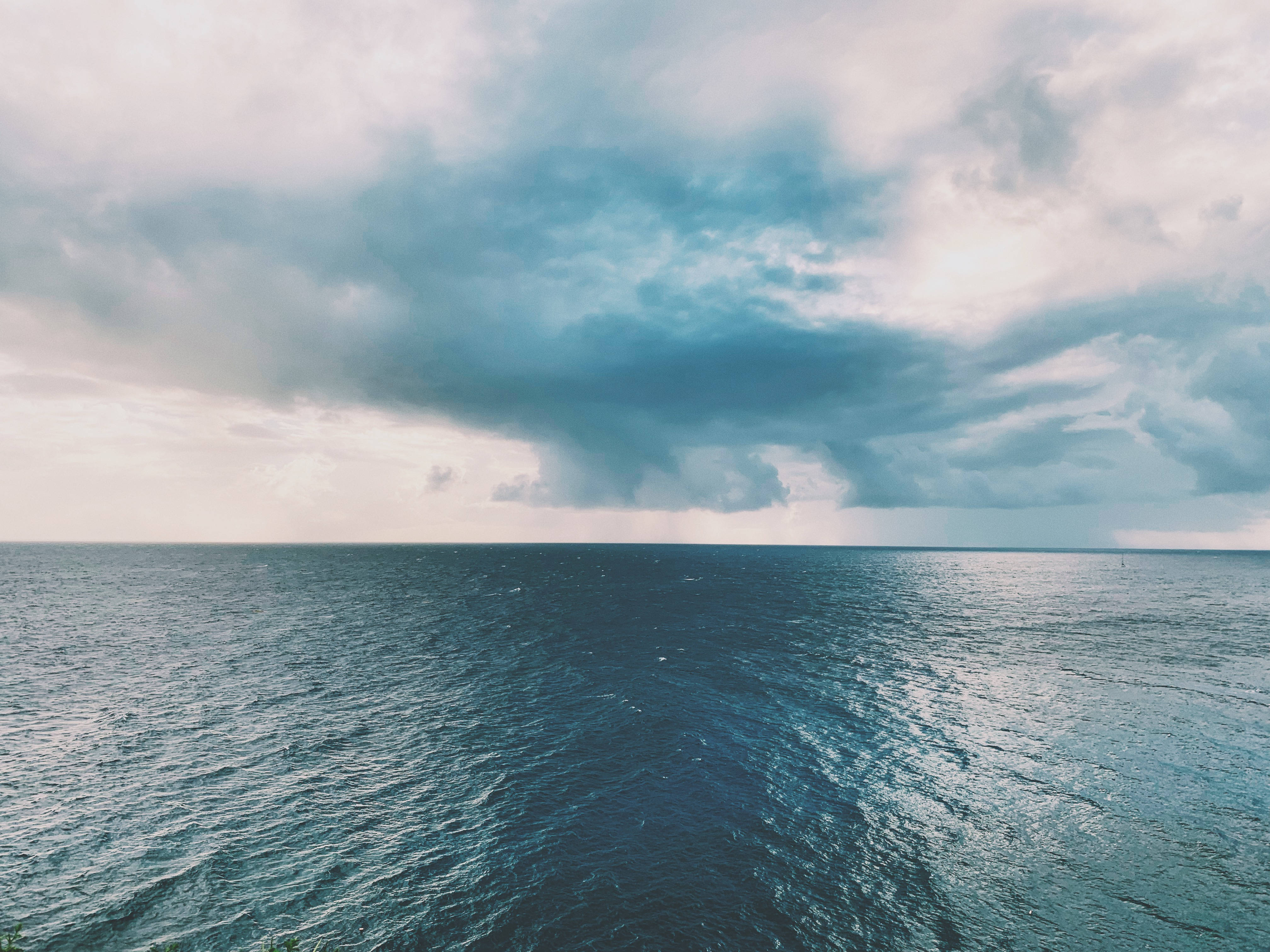ocean horizon, Antigua and Barbuda, brooding sky, 4K Desktop Wallpaper