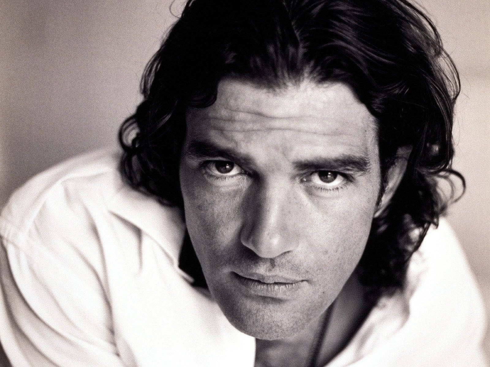 Antonio Banderas, black and white, close-up portrait, HD Desktop Wallpaper