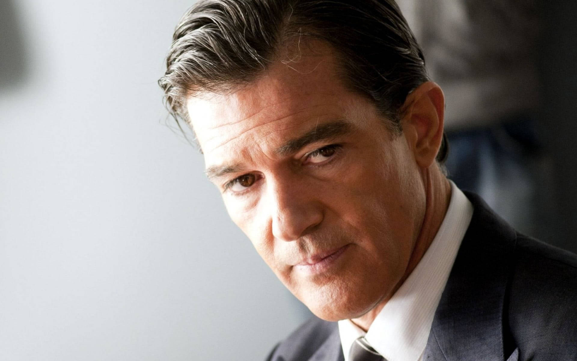 Antonio Banderas, dark suit, intense gaze, Full HD Desktop Wallpaper