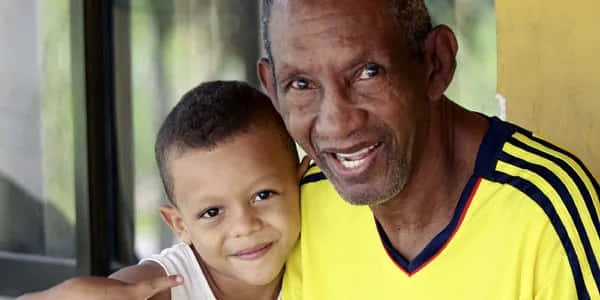 Antonio Cervantes, grandson, yellow striped shirt, SD Desktop Wallpaper