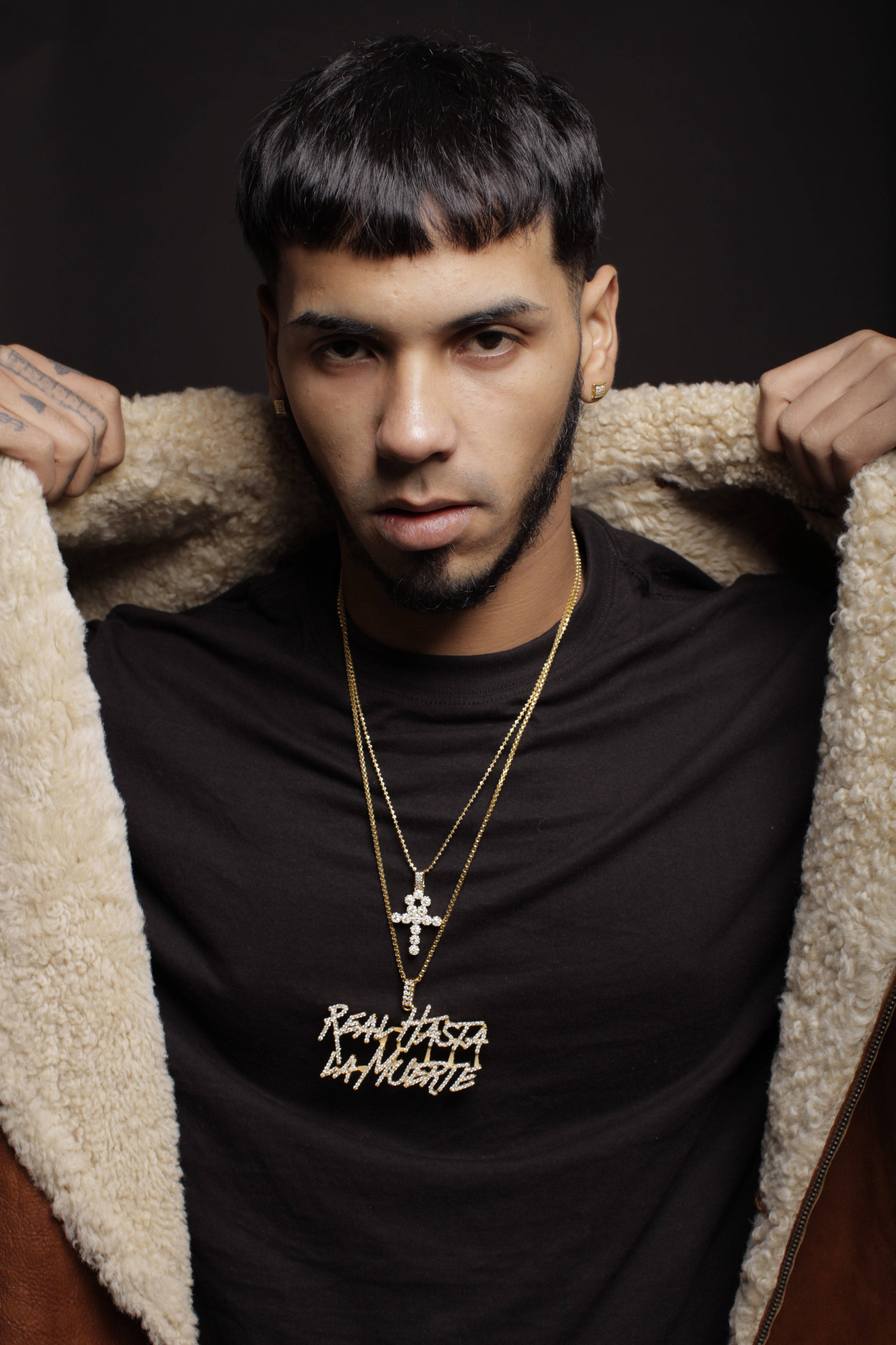 Anuel AA, shearling jacket, black t-shirt, 5K Phone Wallpaper