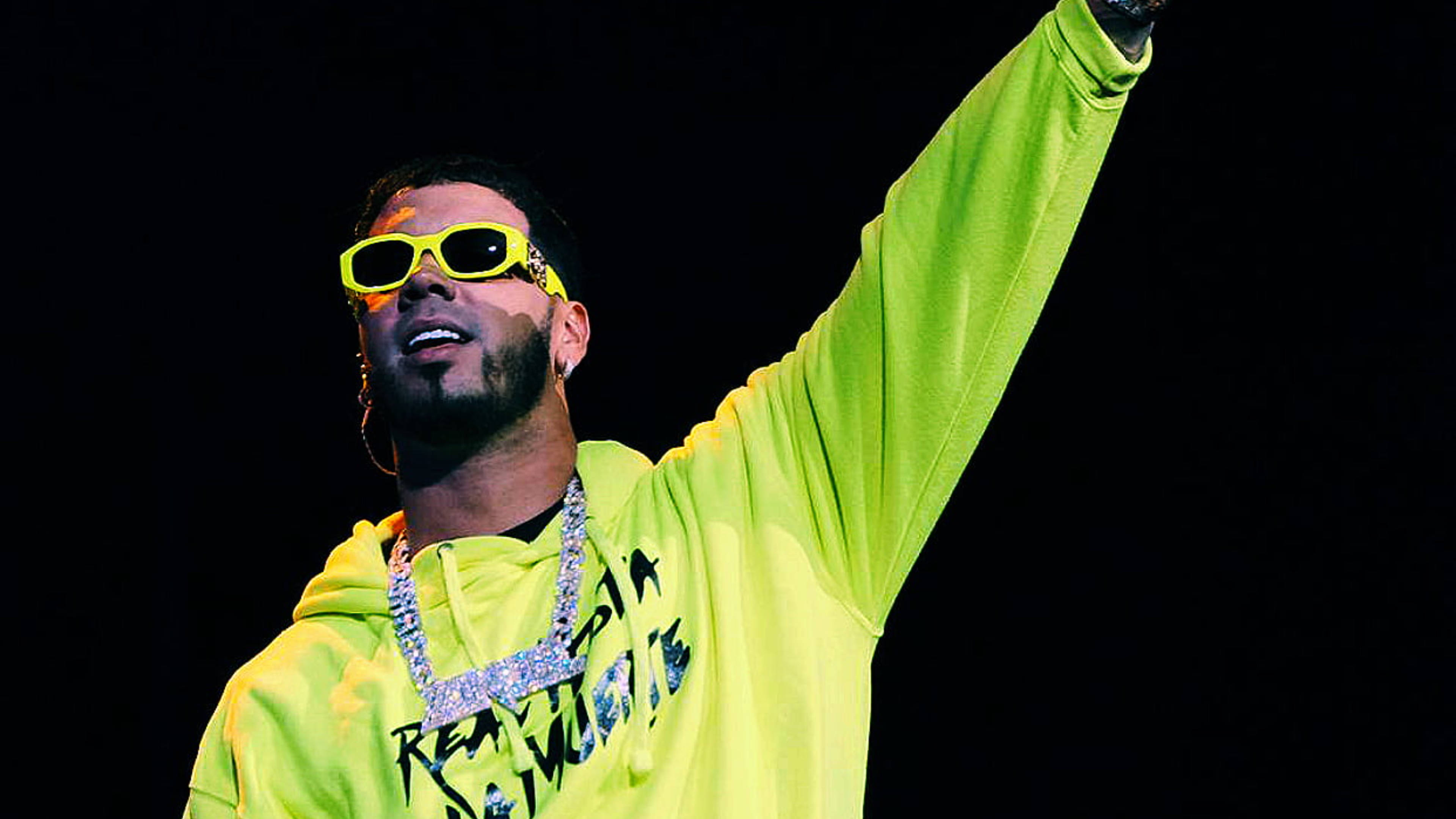 Anuel AA, neon yellow hoodie, matching sunglasses, 4K Desktop Wallpaper