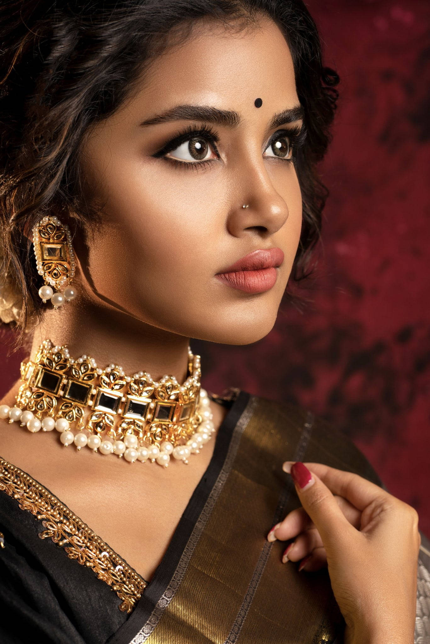 Anupama Parameswaran, pearl necklace, traditional Indian attire, Full HD Phone Wallpaper