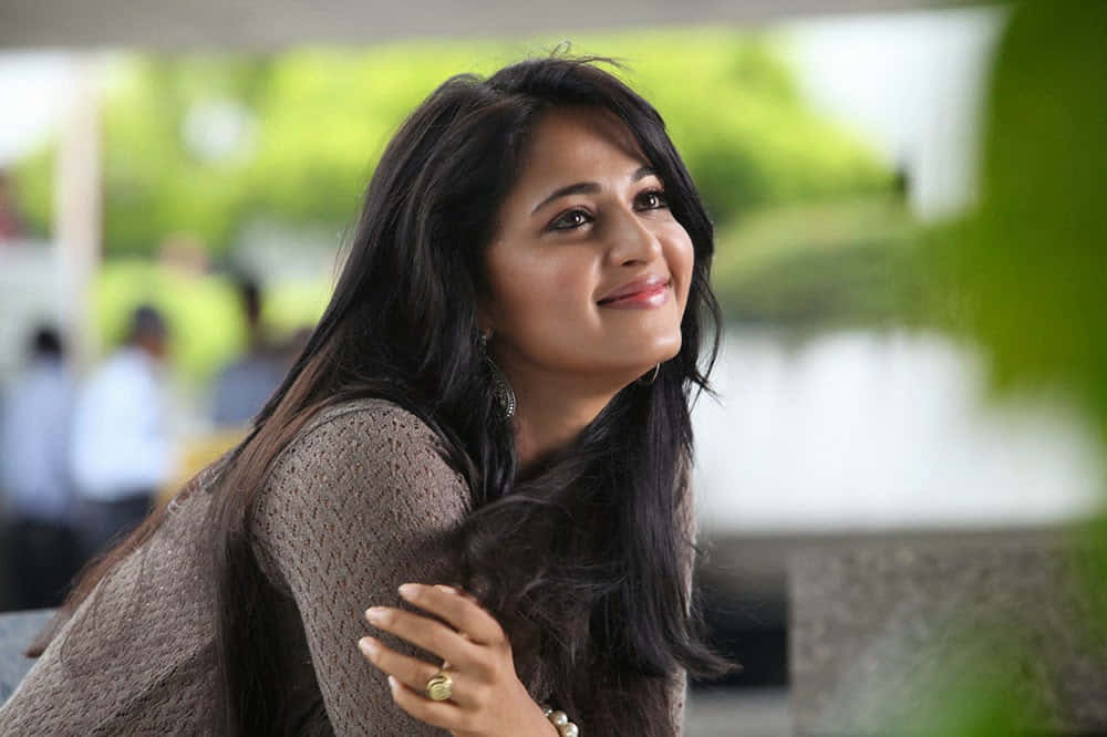 Anushka Shetty, smiling portrait, long dark hair, SD Desktop Wallpaper