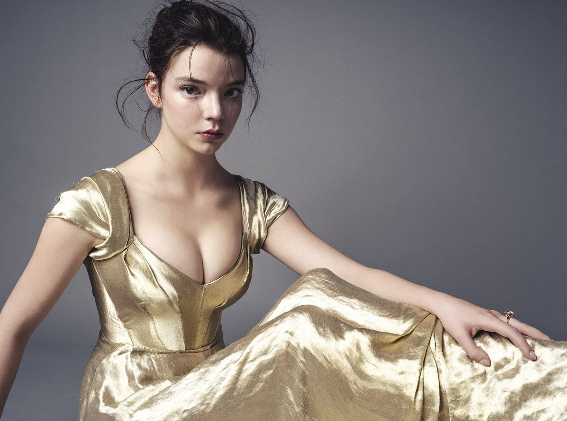 Anya Taylor-Joy, gold gown, shimmering gold gown, Full HD Desktop Wallpaper