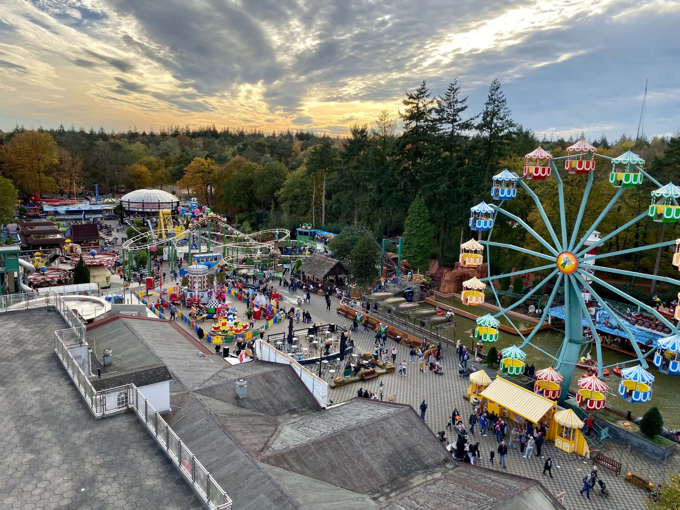 Amusement Park, sunset, colorful ferris wheel, 2K Desktop Wallpaper
