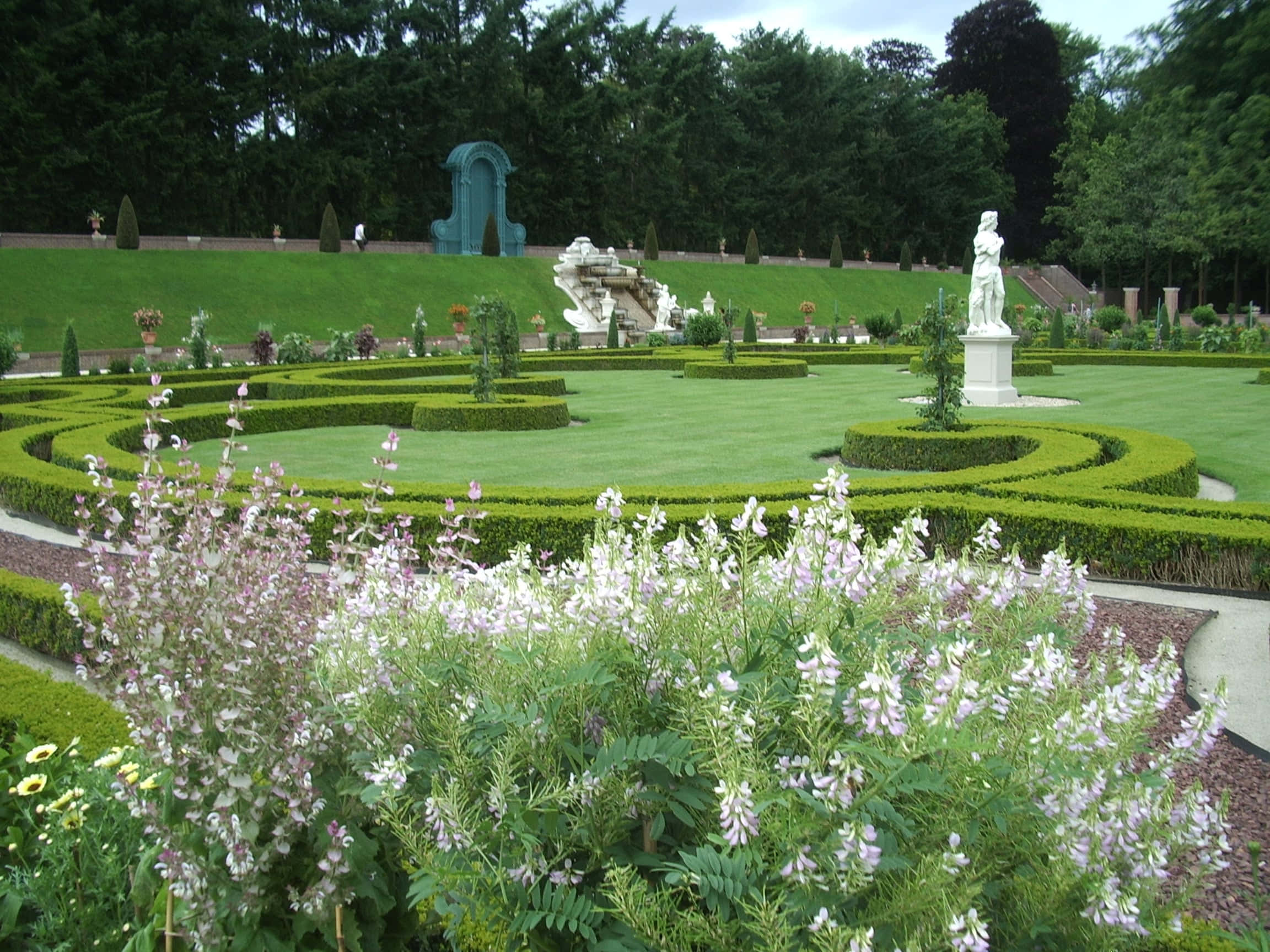 Apeldoorn, ornate garden design, manicured hedges, Full HD Desktop Wallpaper